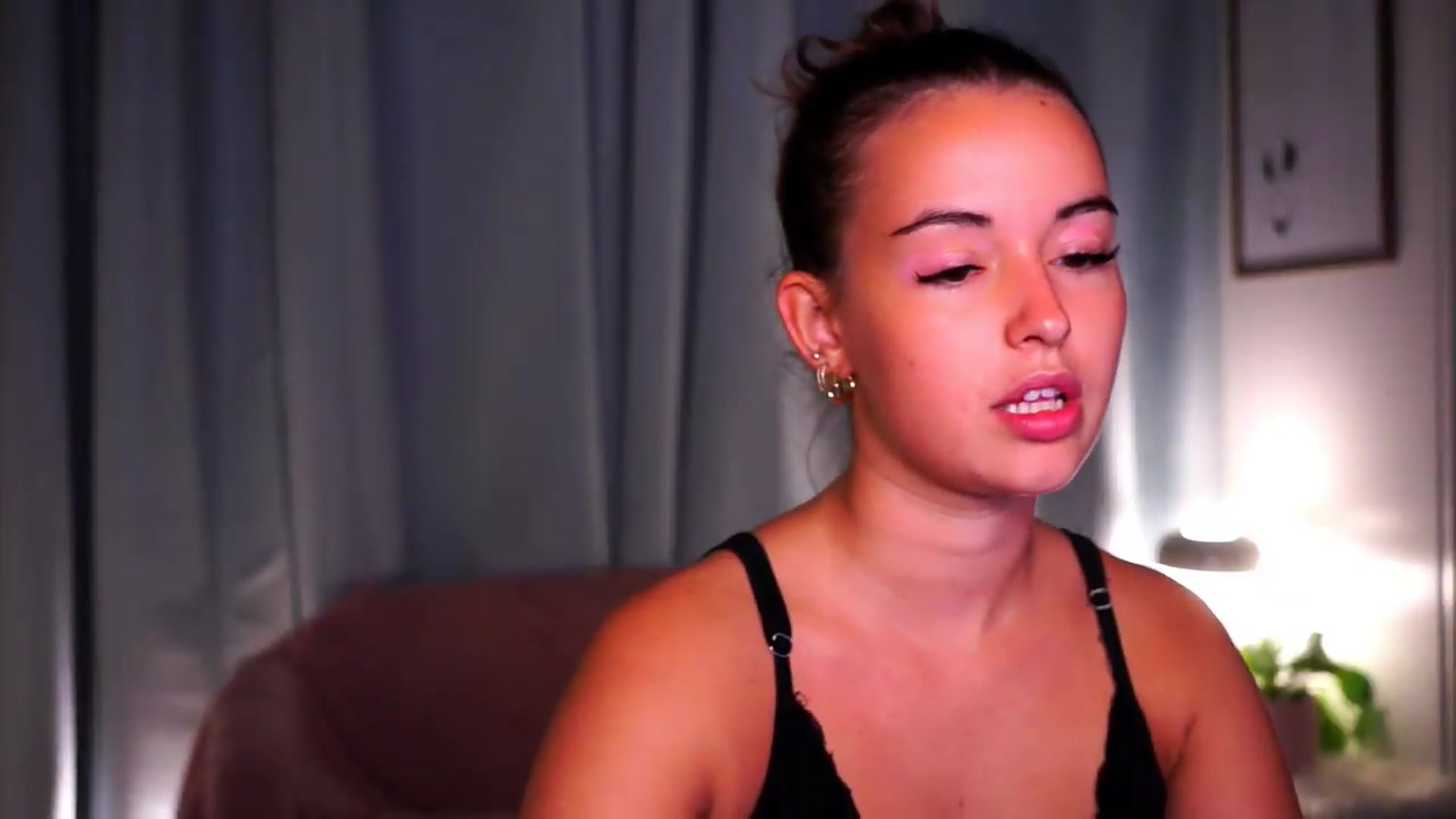 Gallery image thumbnail from FAWNette's myfreecams stream on, 09/11/2026, 15:49 image 19 of 20