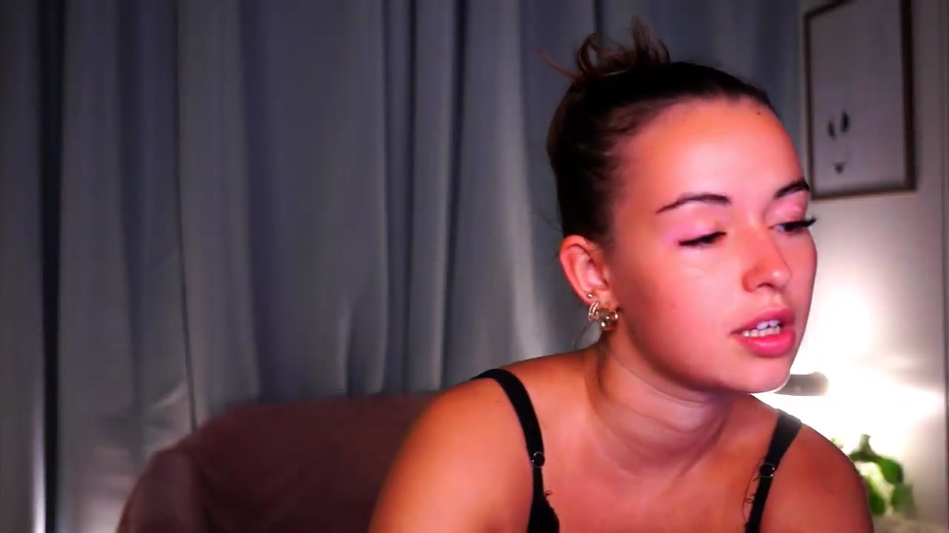Gallery image thumbnail from FAWNette's myfreecams stream on, 09/11/2026, 15:49 image 7 of 20