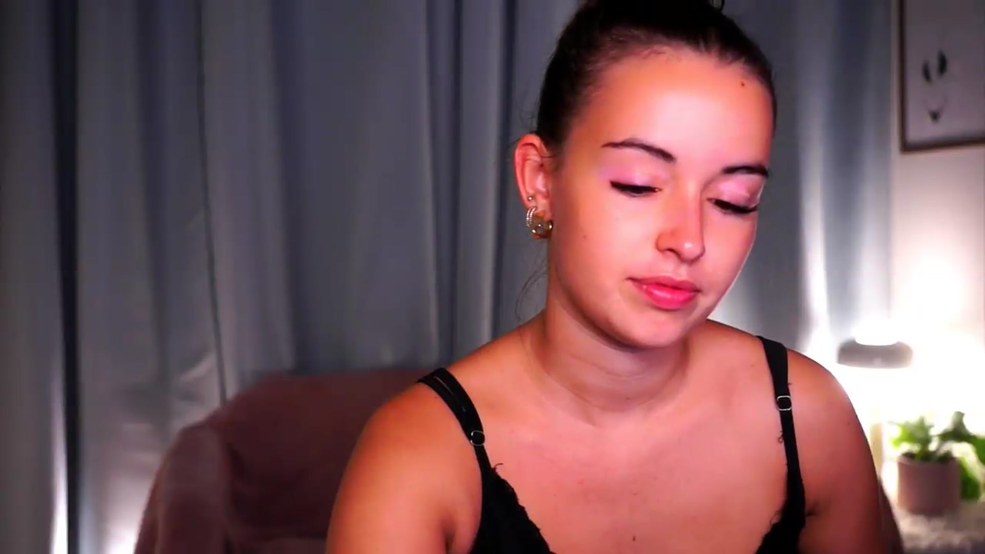 Gallery image thumbnail from FAWNette's myfreecams stream on, 09/11/2026, 15:49 image 9 of 20