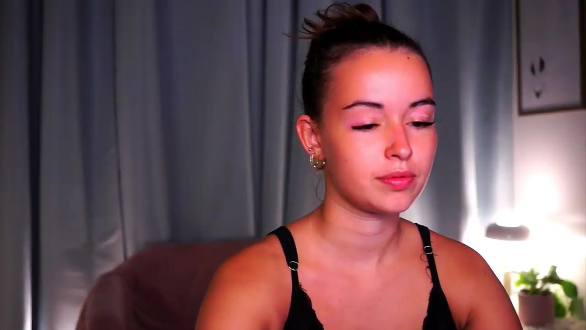 Gallery image thumbnail from FAWNette's myfreecams stream on, 09/11/2026, 15:49 image 4 of 20