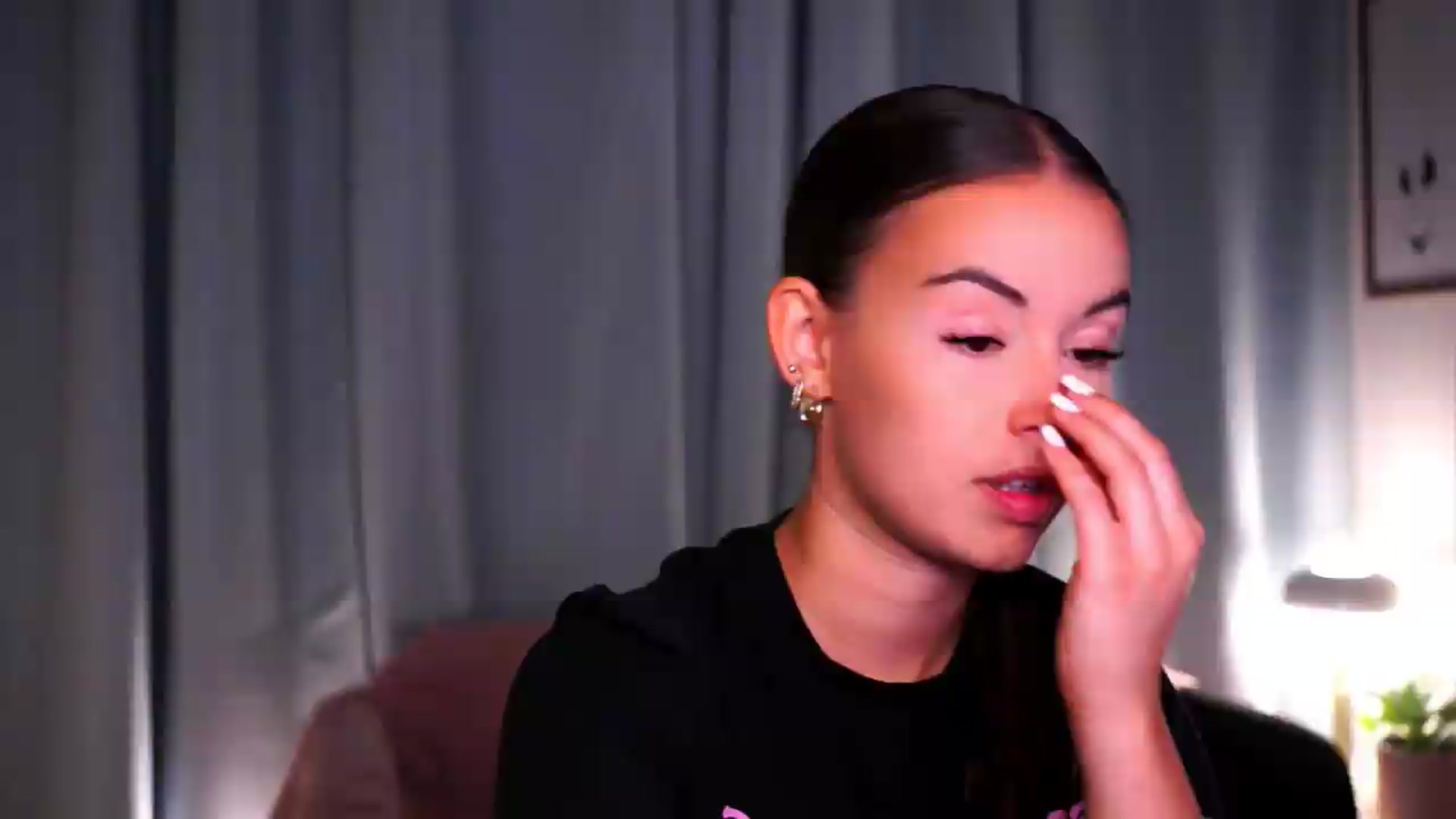 Gallery image thumbnail from FAWNette's myfreecams stream on, 09/12/2026, 10:49 image 14 of 20