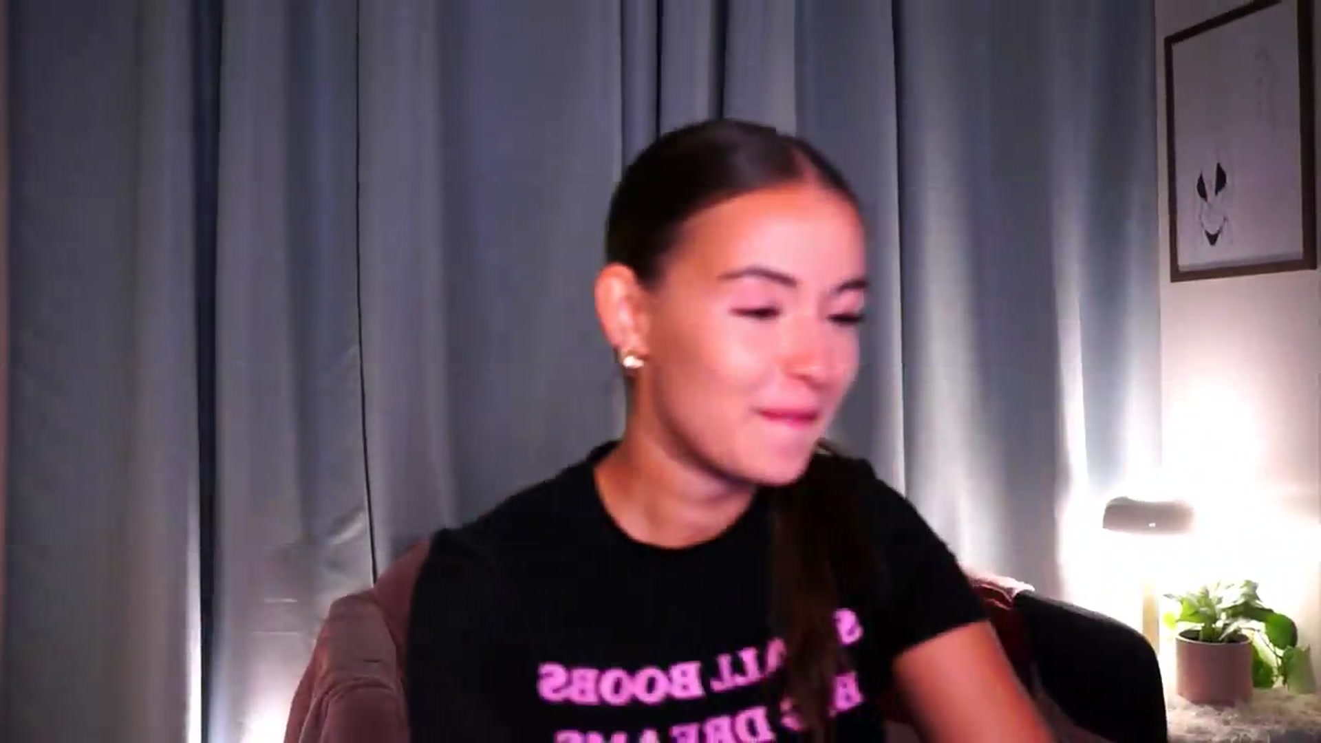 Gallery image thumbnail from FAWNette's myfreecams stream on, 09/12/2026, 10:49 image 15 of 20