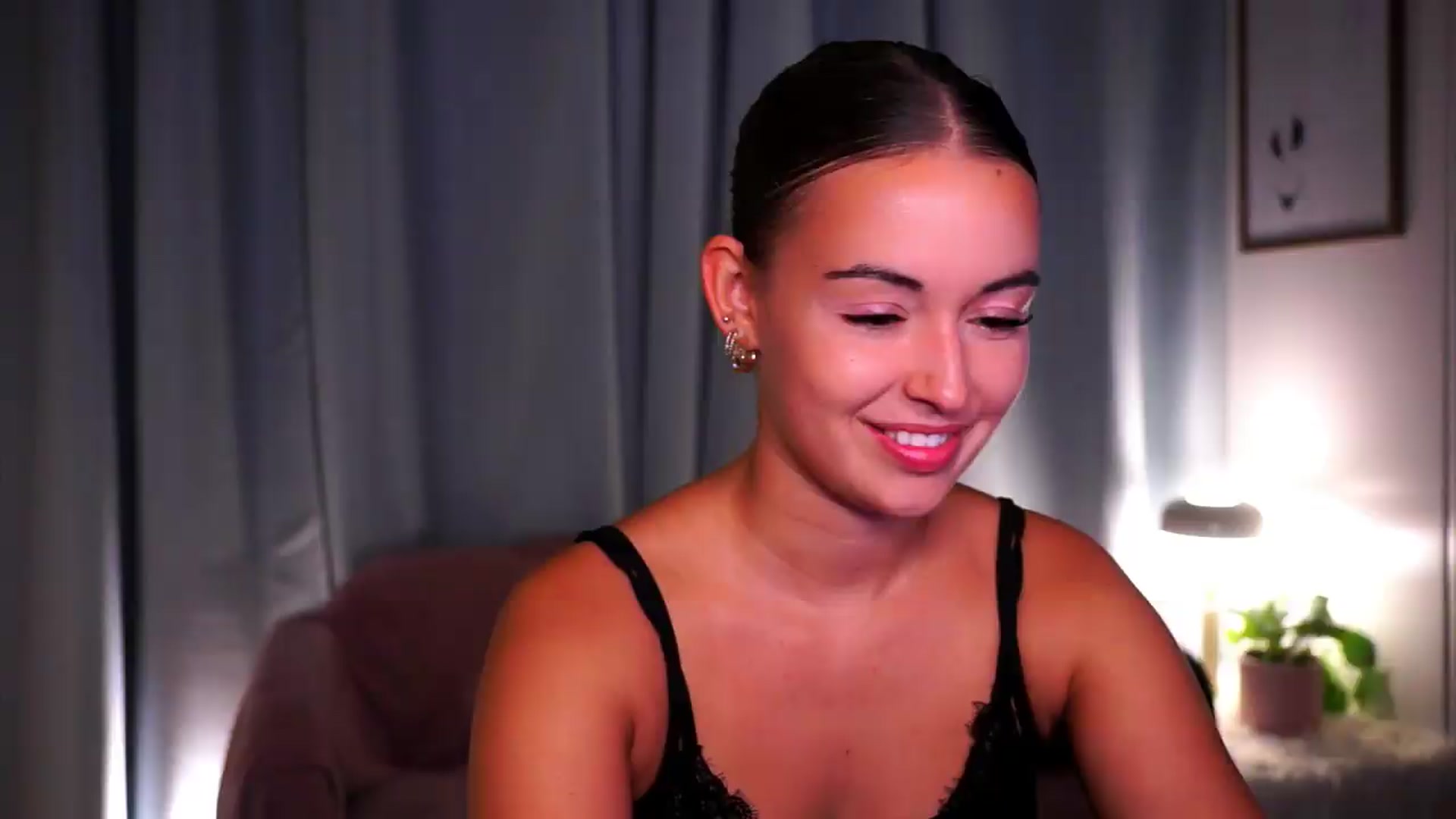Gallery image thumbnail from FAWNette's myfreecams stream on, 09/13/2026, 16:16 image 15 of 20