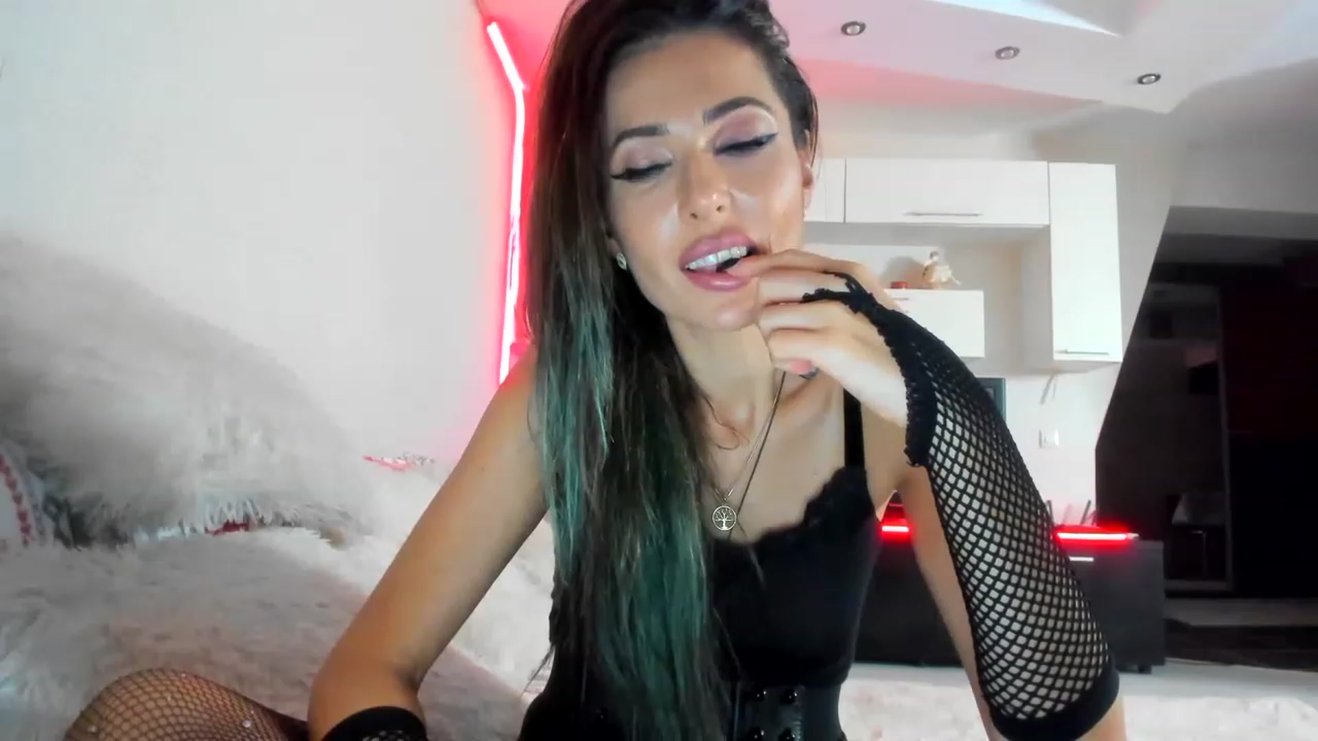 Gallery image thumbnail from FEEDmeSperm's myfreecams stream on, 12/08/2022, 24:52 image 6 of 20