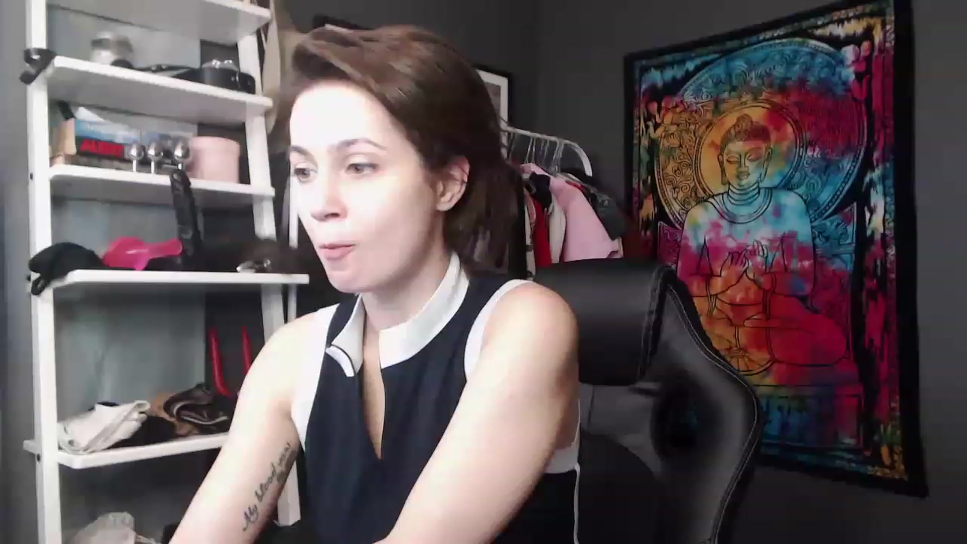 Gallery image thumbnail from FEMMEsally's myfreecams stream on, 11/16/2022, 16:31 image 6 of 20