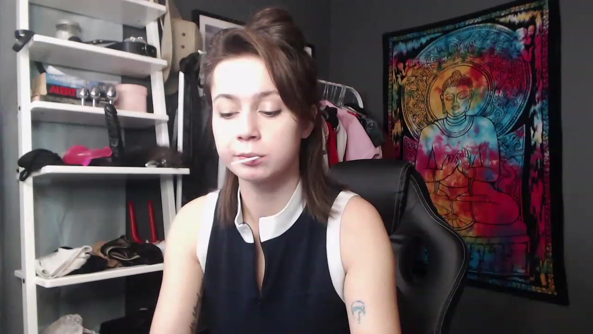 Gallery image thumbnail from FEMMEsally's myfreecams stream on, 11/16/2022, 16:31 image 5 of 20