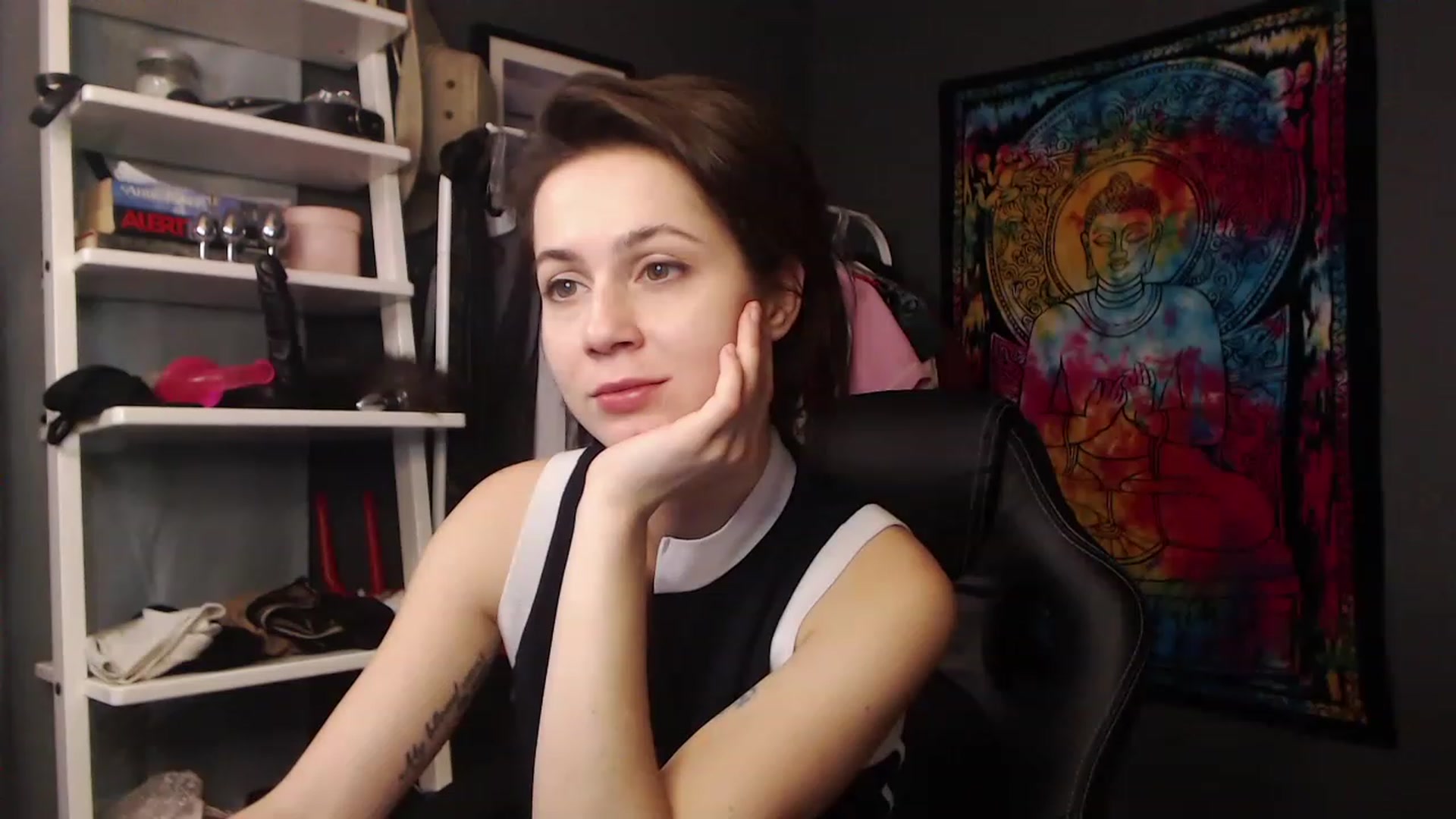 Gallery image thumbnail from FEMMEsally's myfreecams stream on, 11/16/2022, 16:31 image 8 of 20