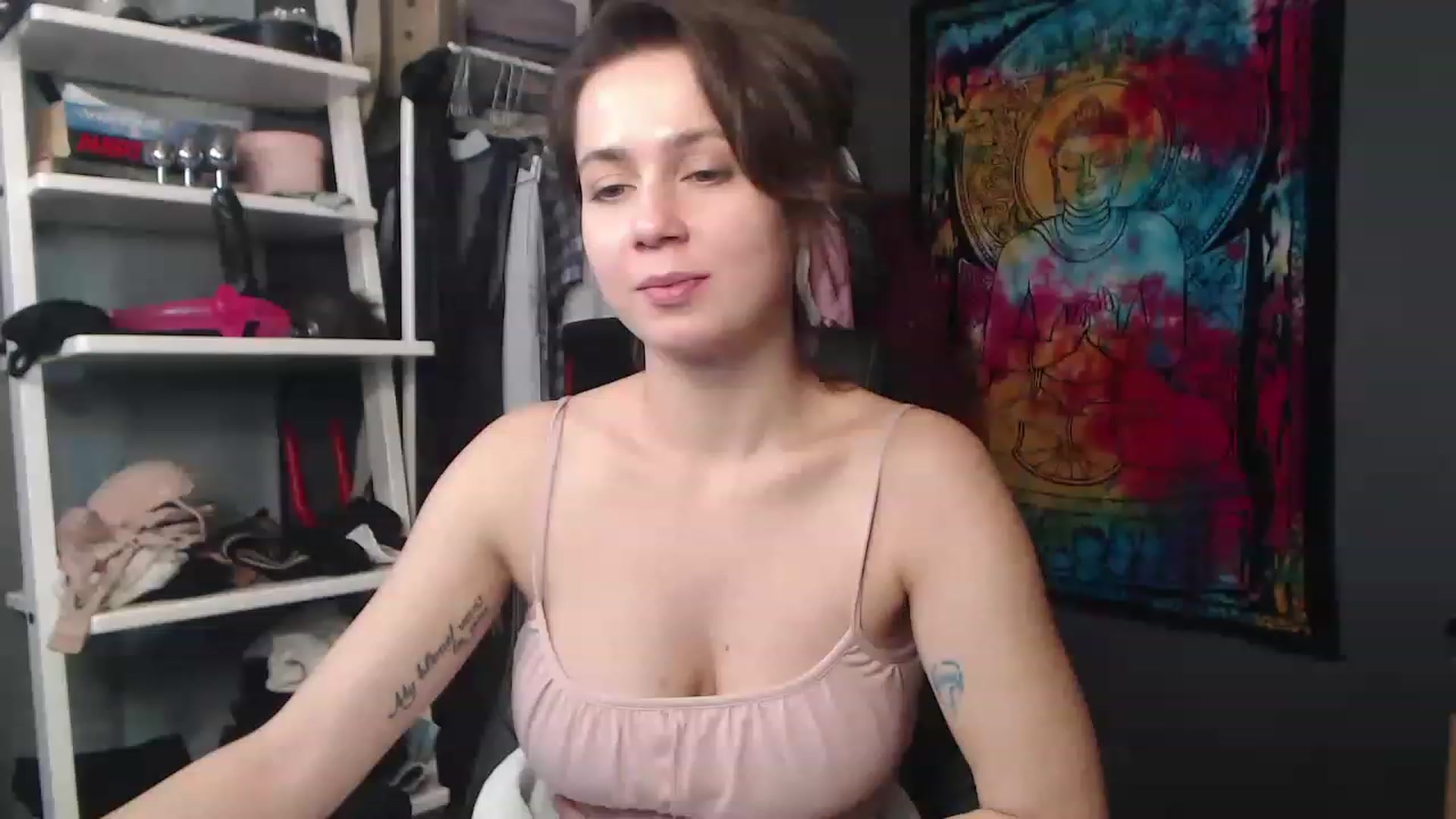 Gallery image thumbnail from FEMMEsally's myfreecams stream on, 11/17/2022, 11:06 image 4 of 20