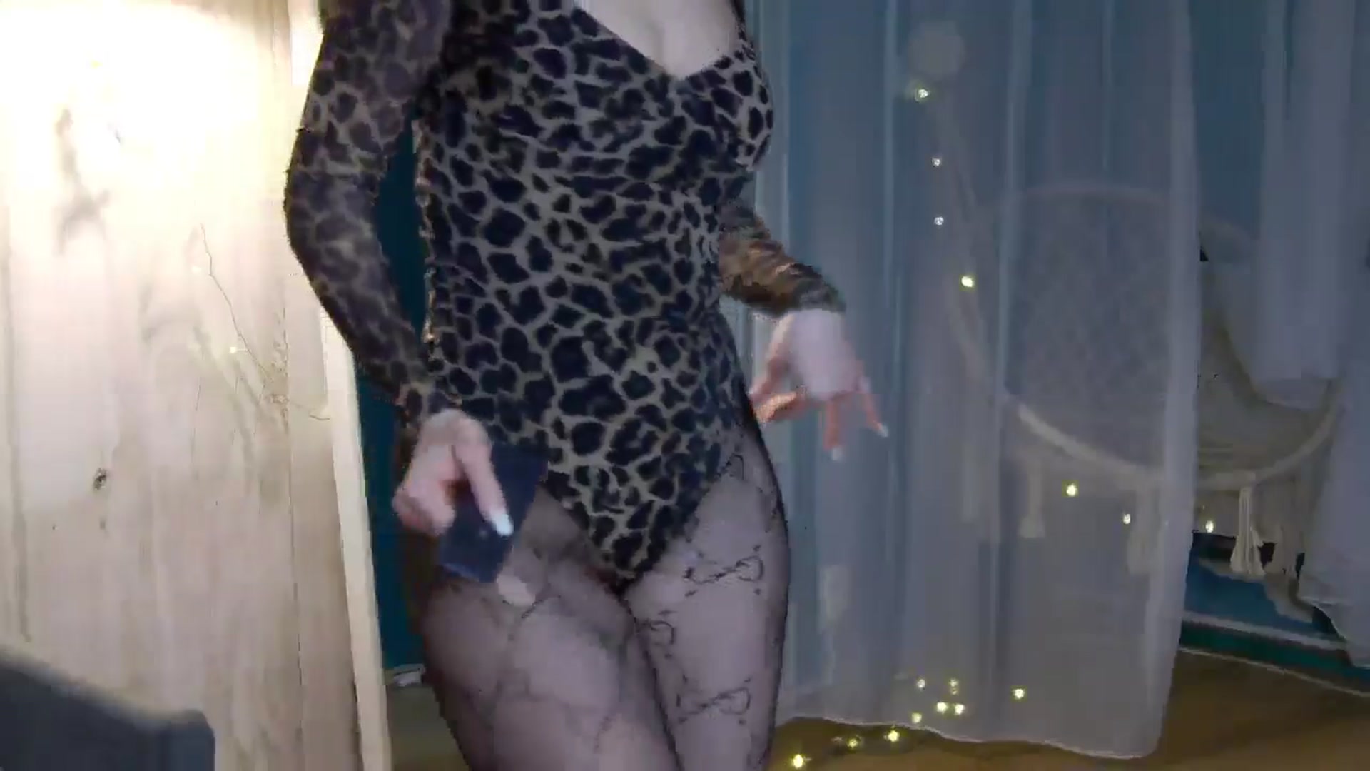 Gallery image thumbnail from FOXIE_D's myfreecams stream on, 12/16/2025, 16:27 image 6 of 20