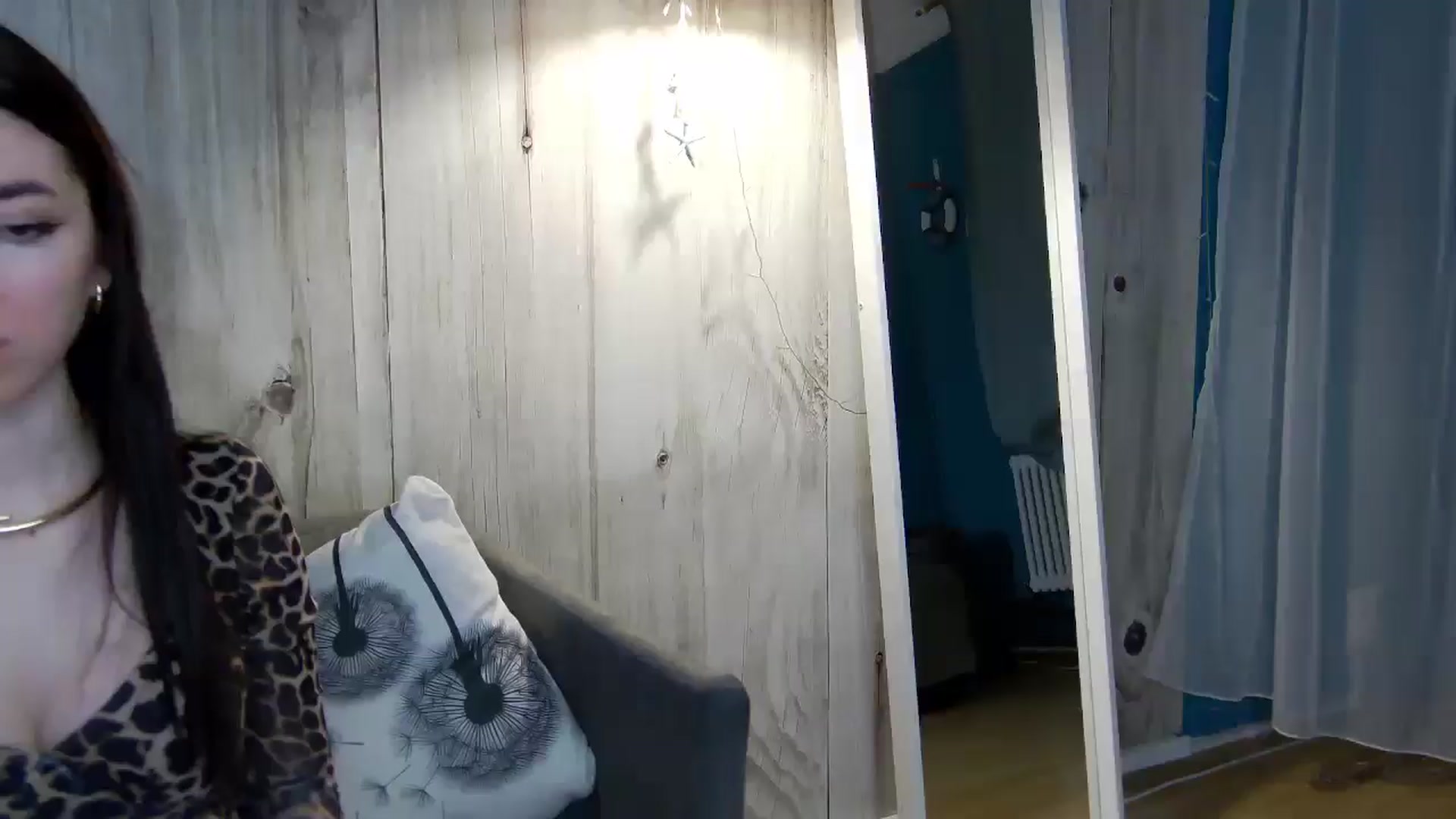 Gallery image thumbnail from FOXIE_D's myfreecams stream on, 12/16/2025, 16:27 image 18 of 20