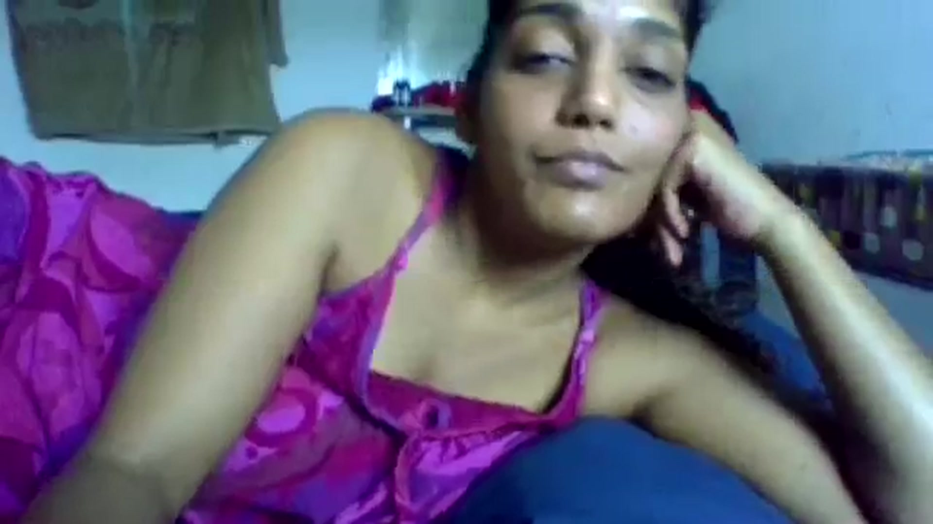 Gallery image thumbnail from FOXYINDIANX's myfreecams stream on, 01/02/2025, 10:36 image 8 of 20