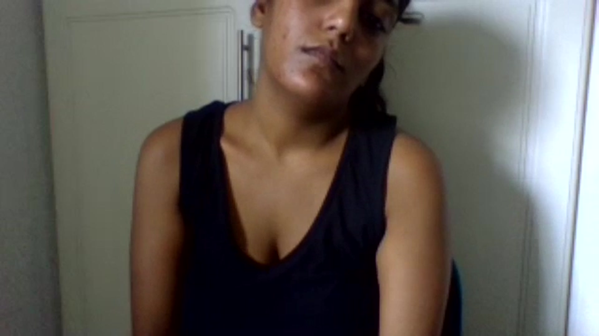Gallery image thumbnail from FOXYINDIANX's myfreecams stream on, 01/30/2025, 12:00 image 15 of 20