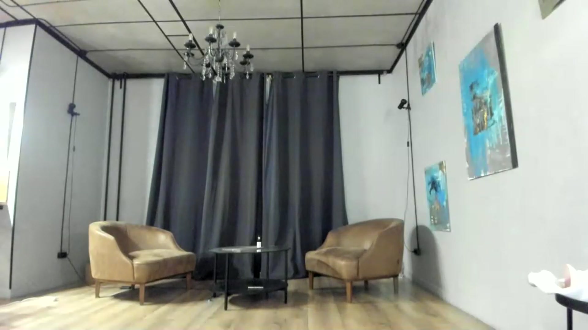 Gallery image thumbnail from F_L_E_U_R's myfreecams stream on, 12/26/2022, 24:02 image 14 of 20