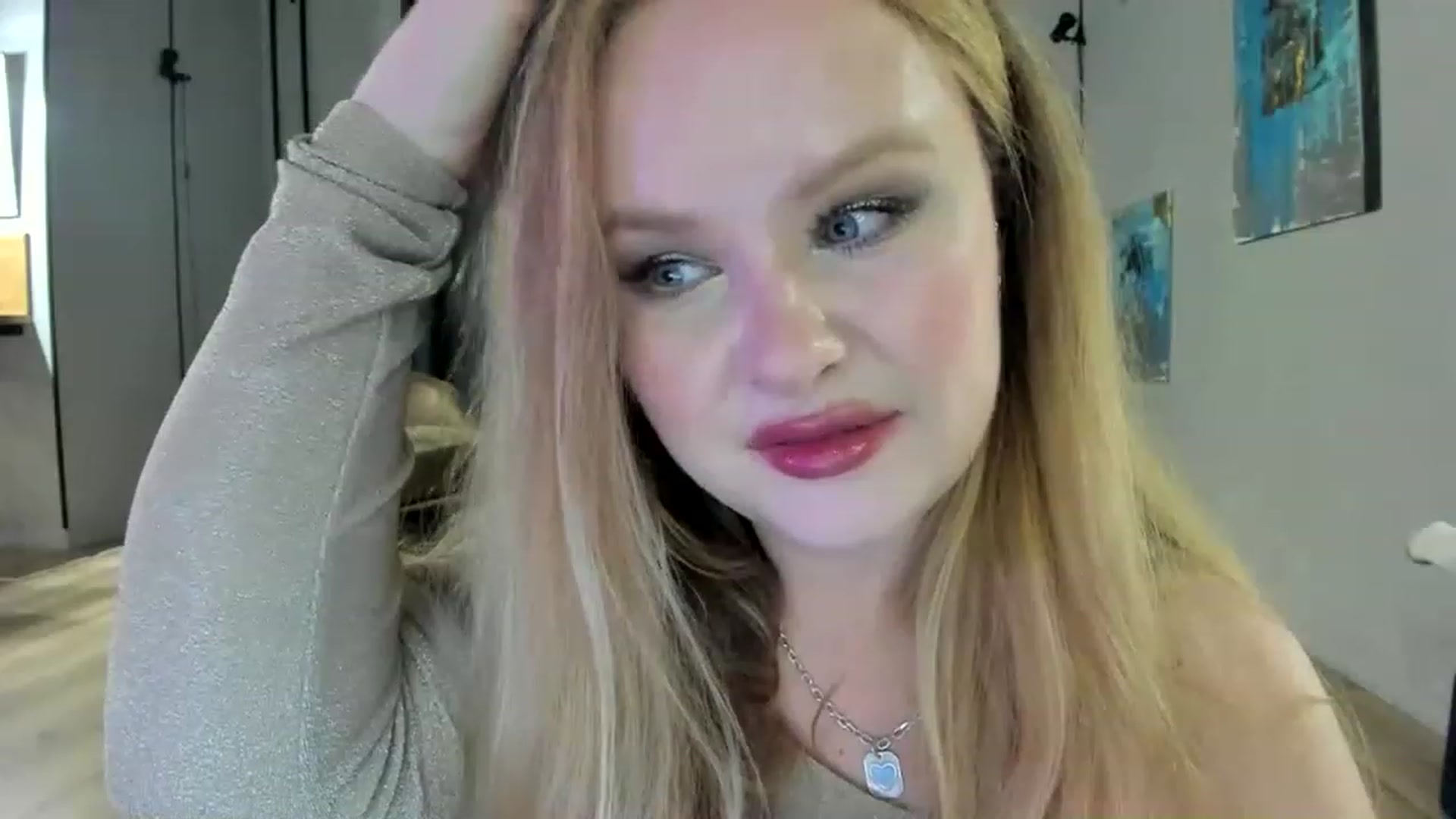 Gallery image thumbnail from F_L_E_U_R's myfreecams stream on, 12/26/2022, 24:02 image 2 of 20