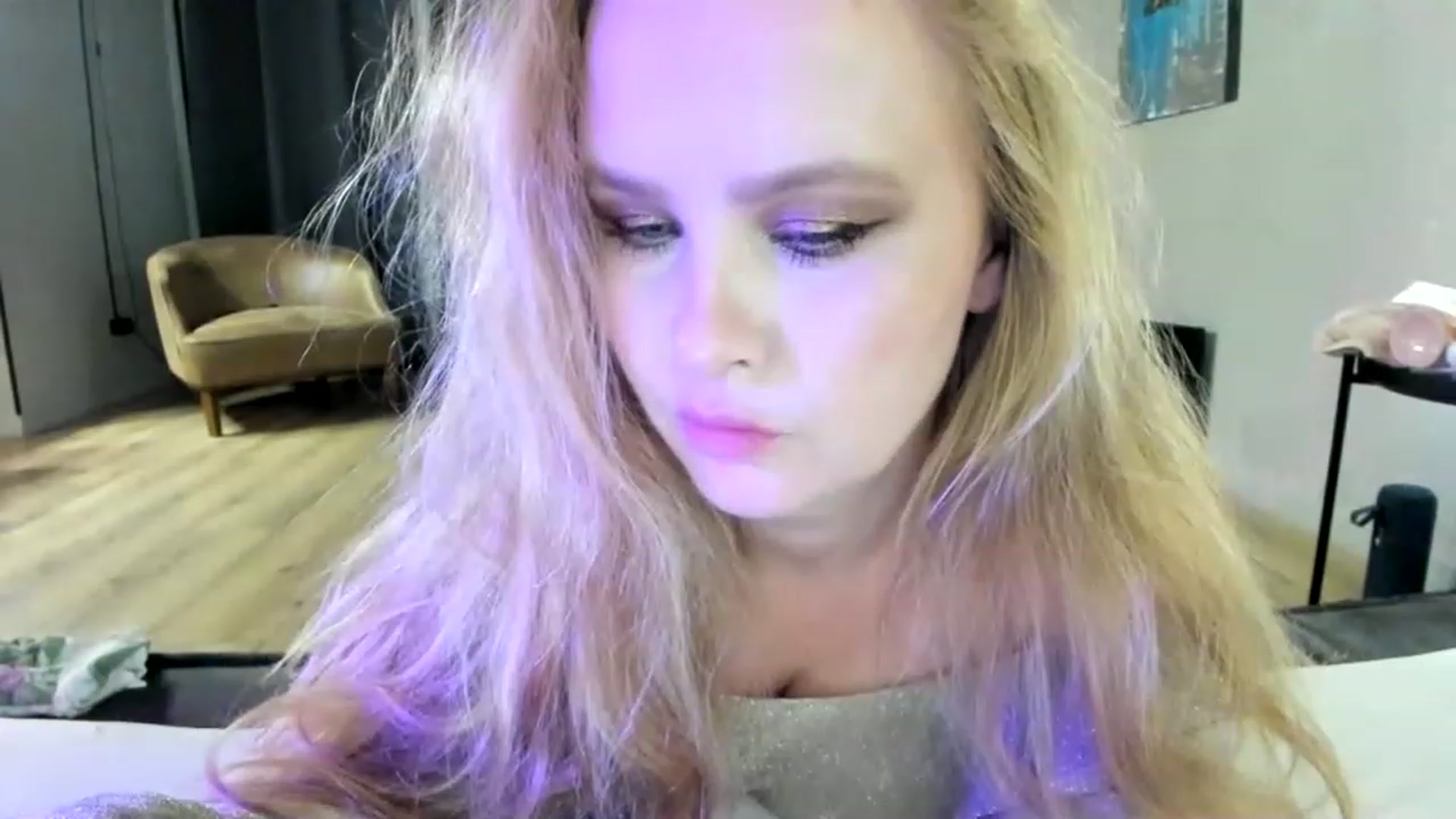 Gallery image thumbnail from F_L_E_U_R's myfreecams stream on, 12/31/2022, 24:52 image 8 of 20