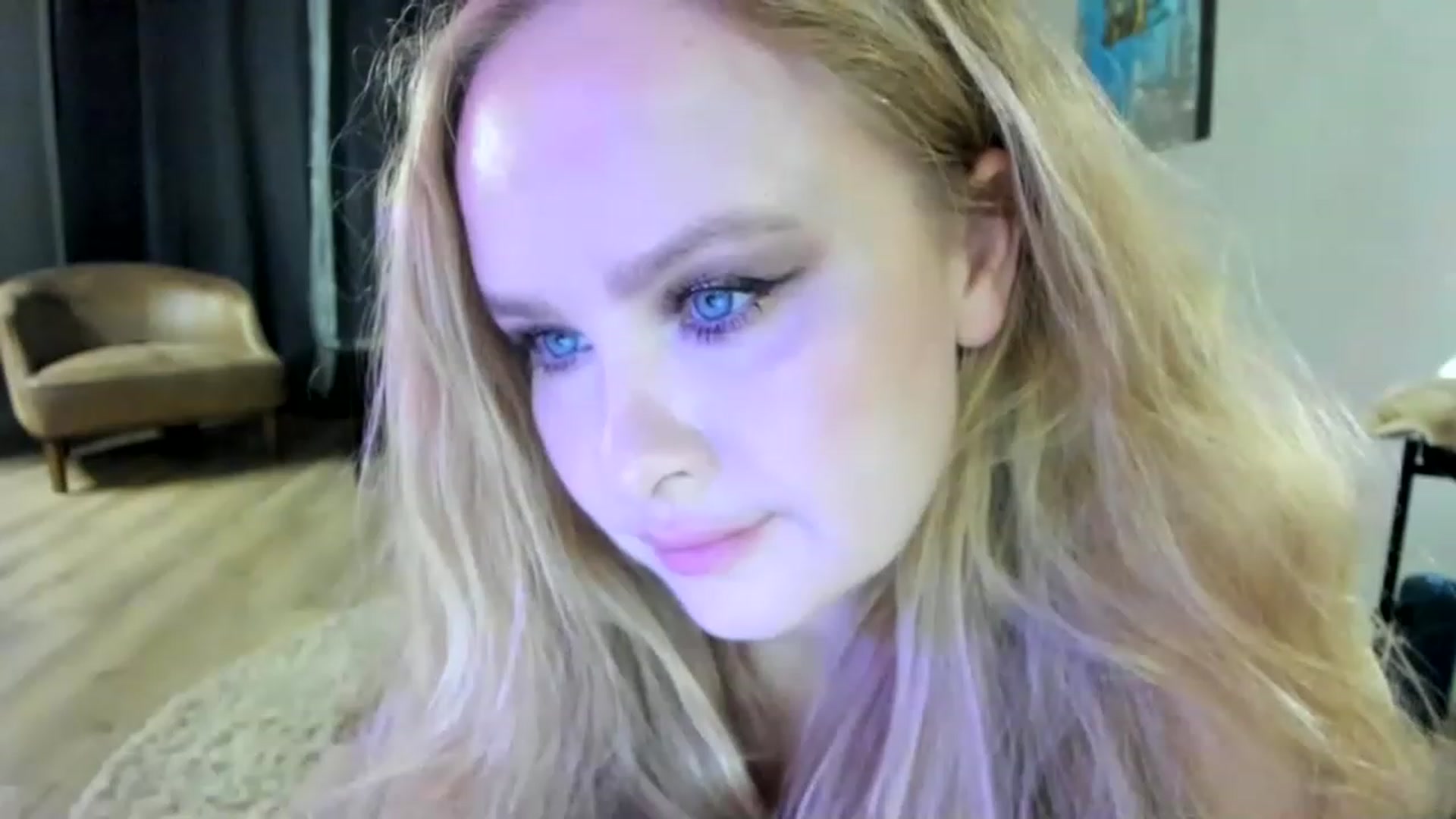 Gallery image thumbnail from F_L_E_U_R's myfreecams stream on, 12/31/2022, 24:52 image 4 of 20