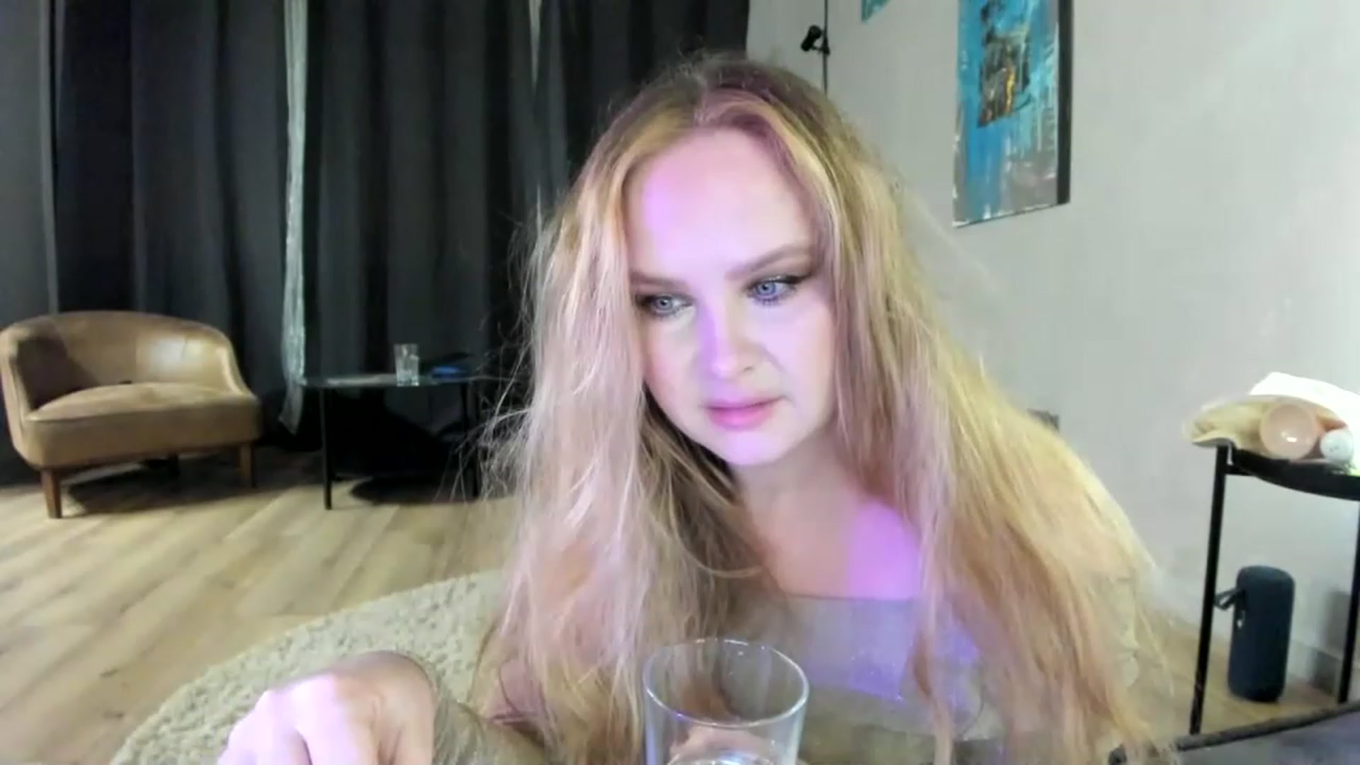 Gallery image thumbnail from F_L_E_U_R's myfreecams stream on, 12/31/2022, 24:52 image 14 of 20