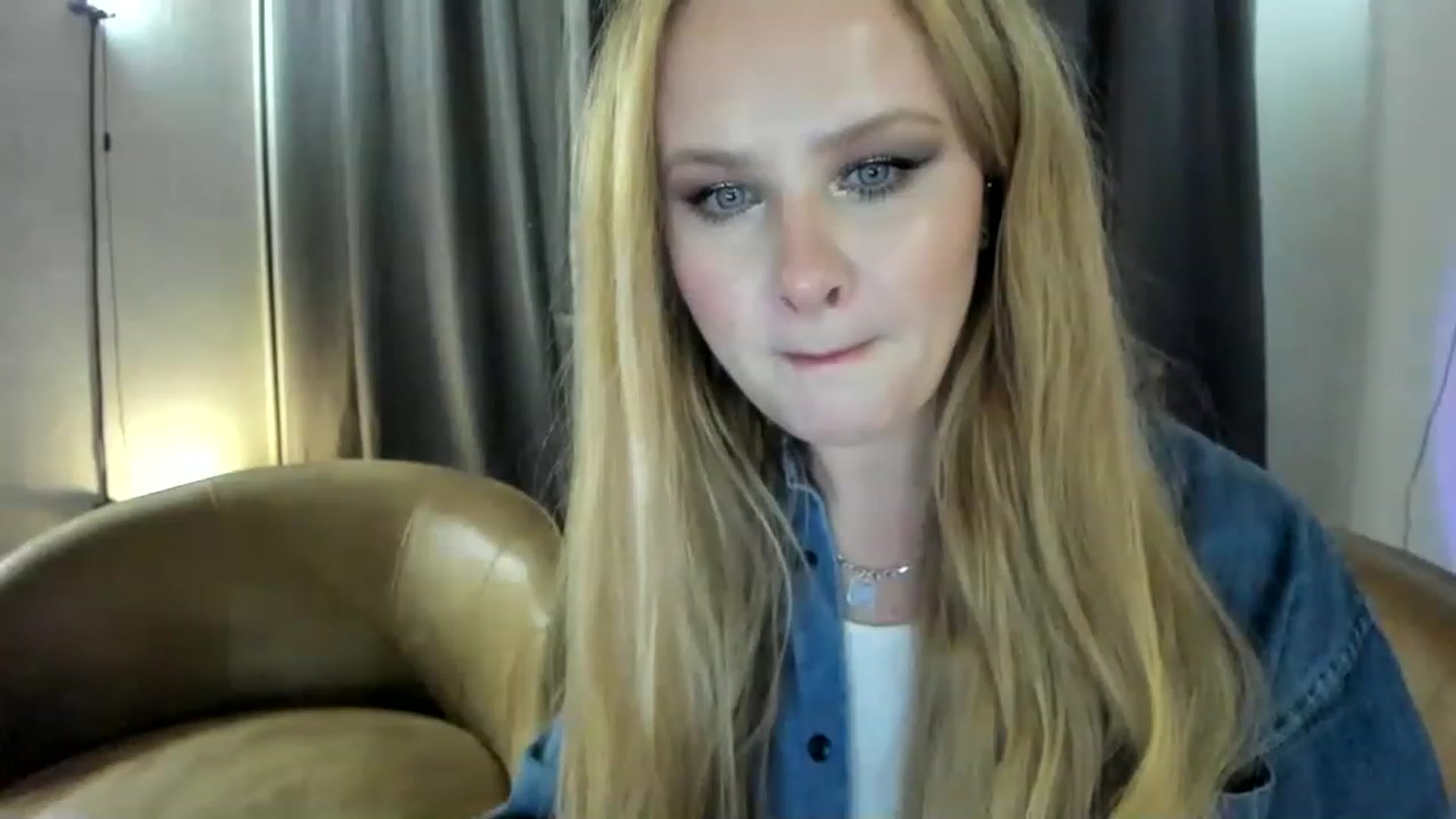 Gallery image thumbnail from F_L_E_U_R's myfreecams stream on, 01/08/2023, 19:05 image 4 of 20