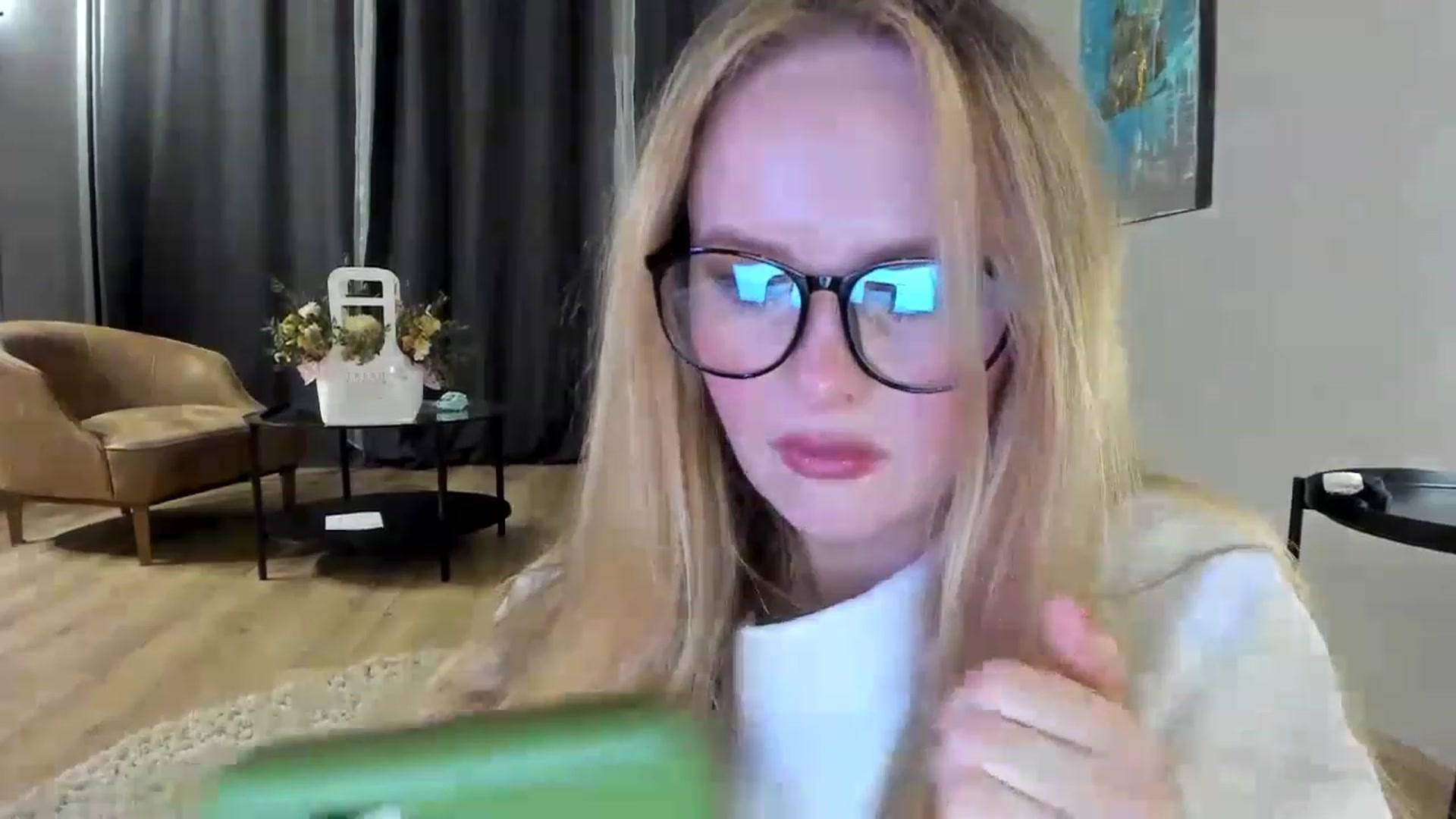 Gallery image thumbnail from F_L_E_U_R's myfreecams stream on, 01/29/2023, 19:29 image 11 of 20