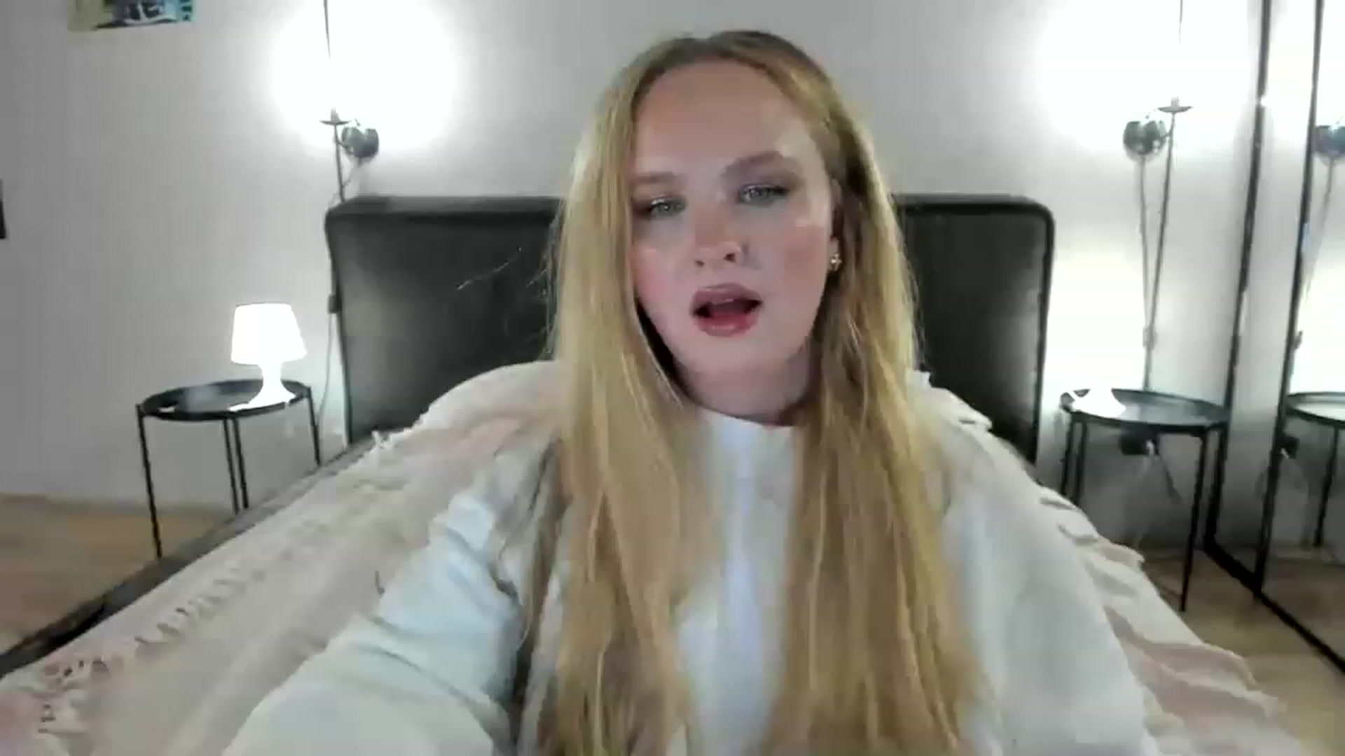 Gallery image thumbnail from F_L_E_U_R's myfreecams stream on, 01/30/2023, 21:50 image 15 of 20