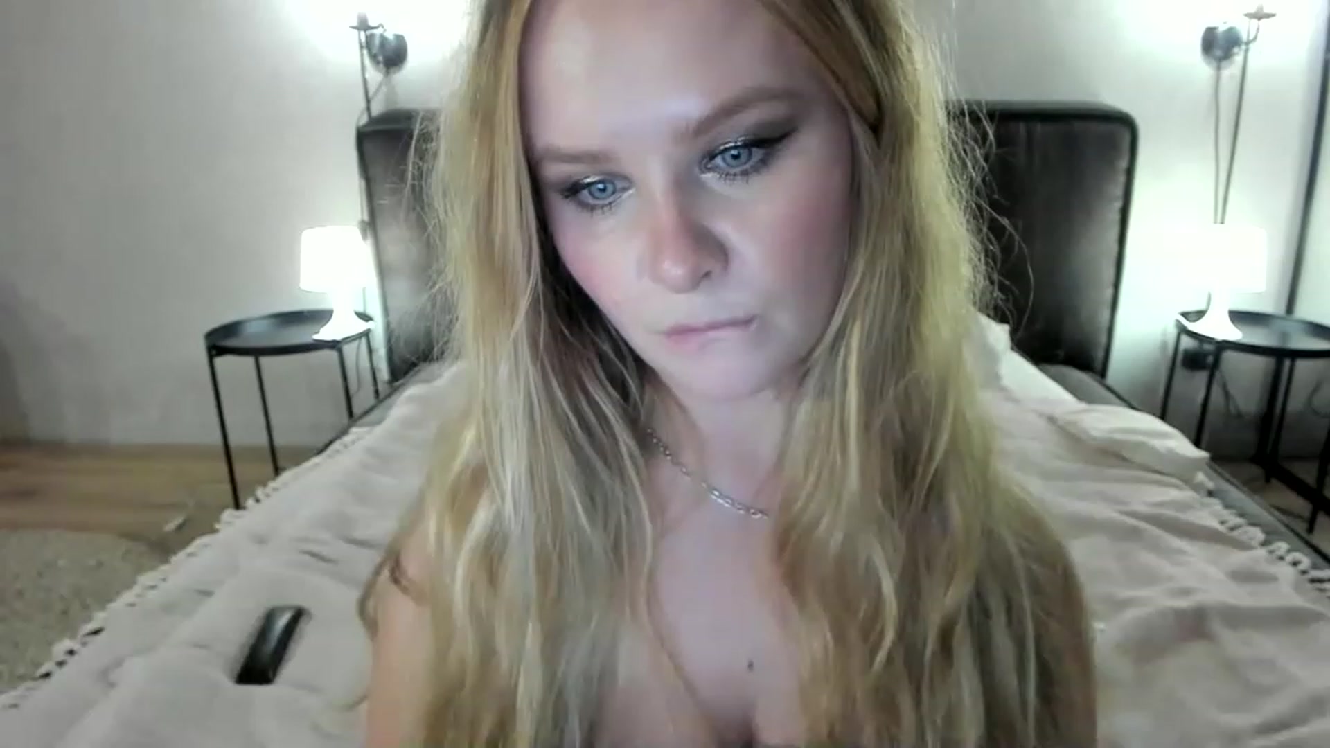 Gallery image thumbnail from F_L_E_U_R's myfreecams stream on, 01/31/2023, 21:02 image 10 of 20