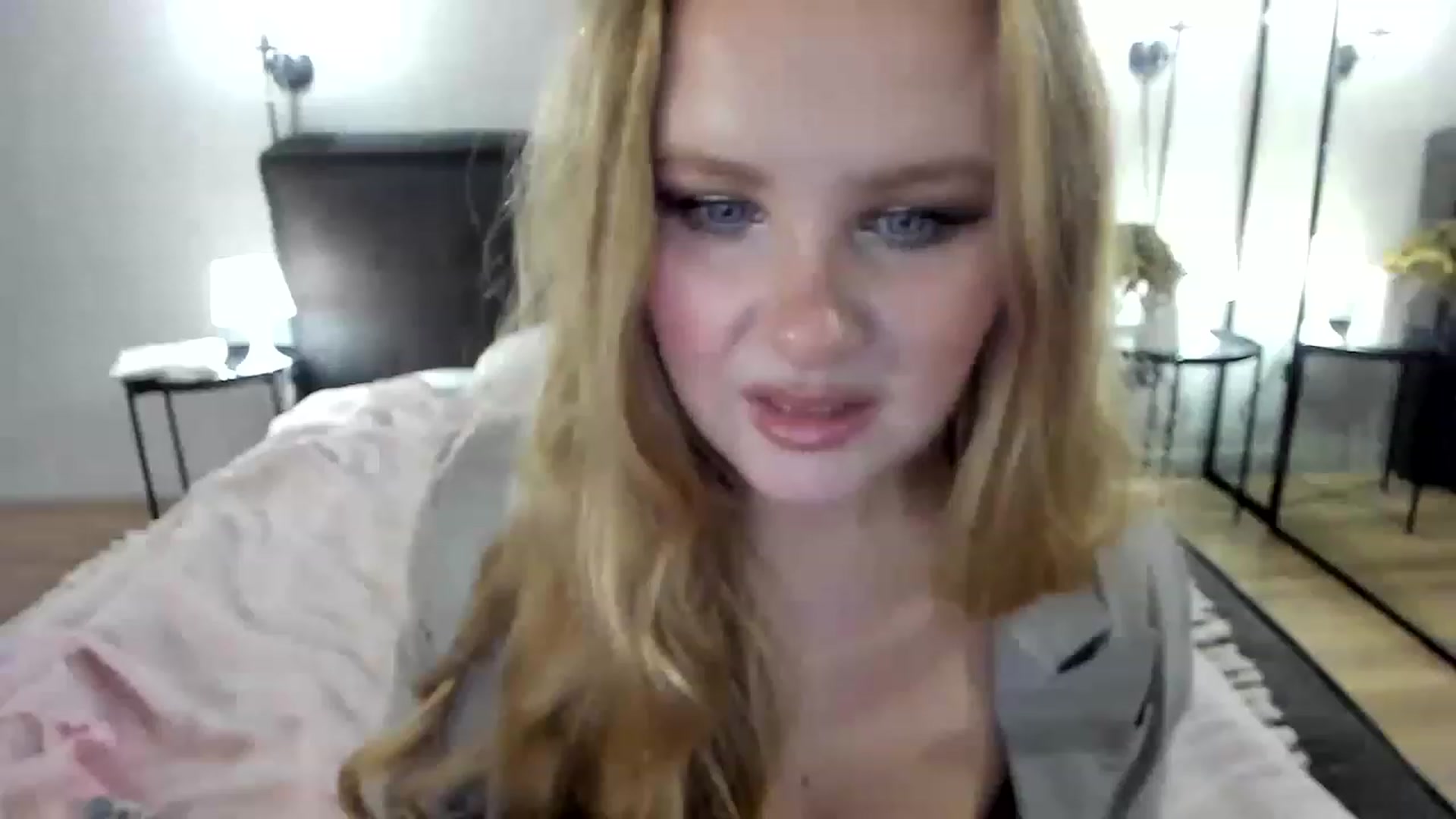 Gallery image thumbnail from F_L_E_U_R's myfreecams stream on, 02/09/2023, 23:39 image 20 of 20
