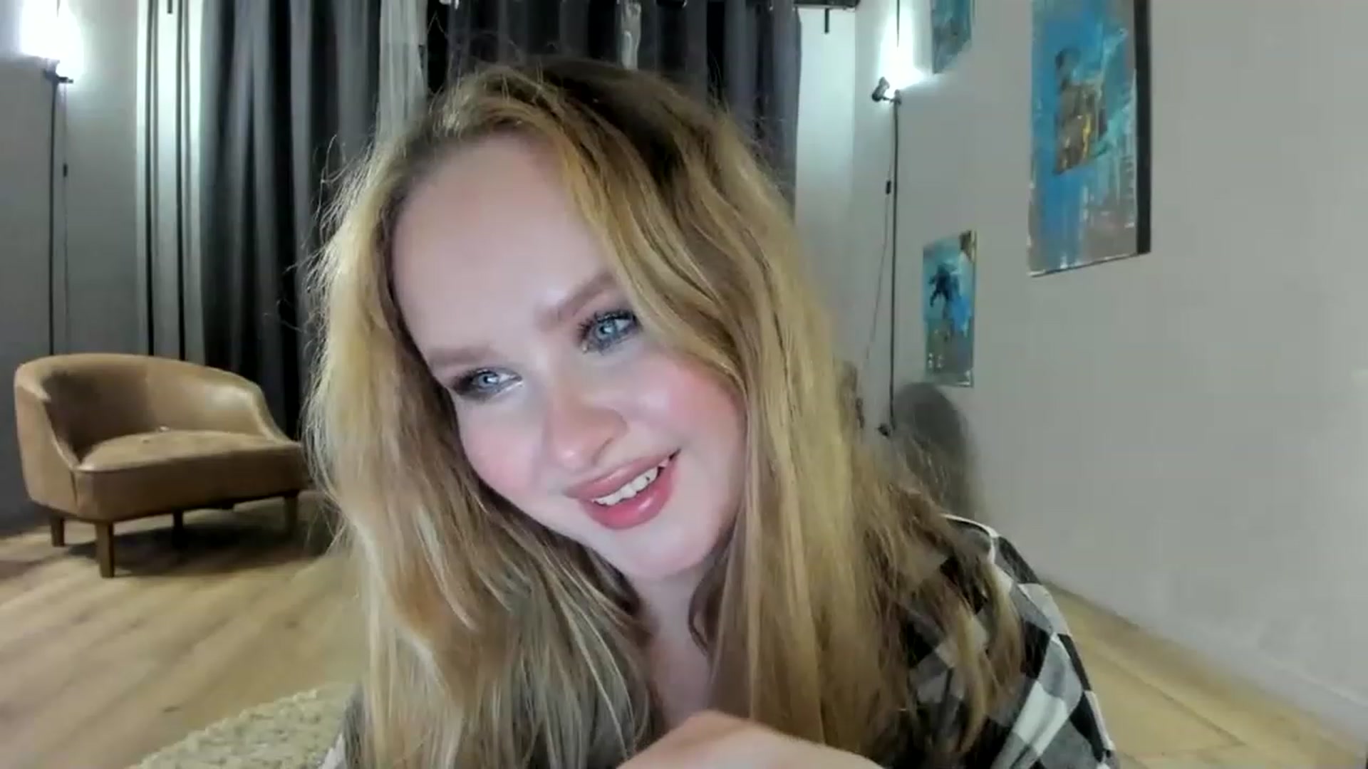 Gallery image thumbnail from F_L_E_U_R's myfreecams stream on, 02/10/2023, 20:28 image 14 of 20