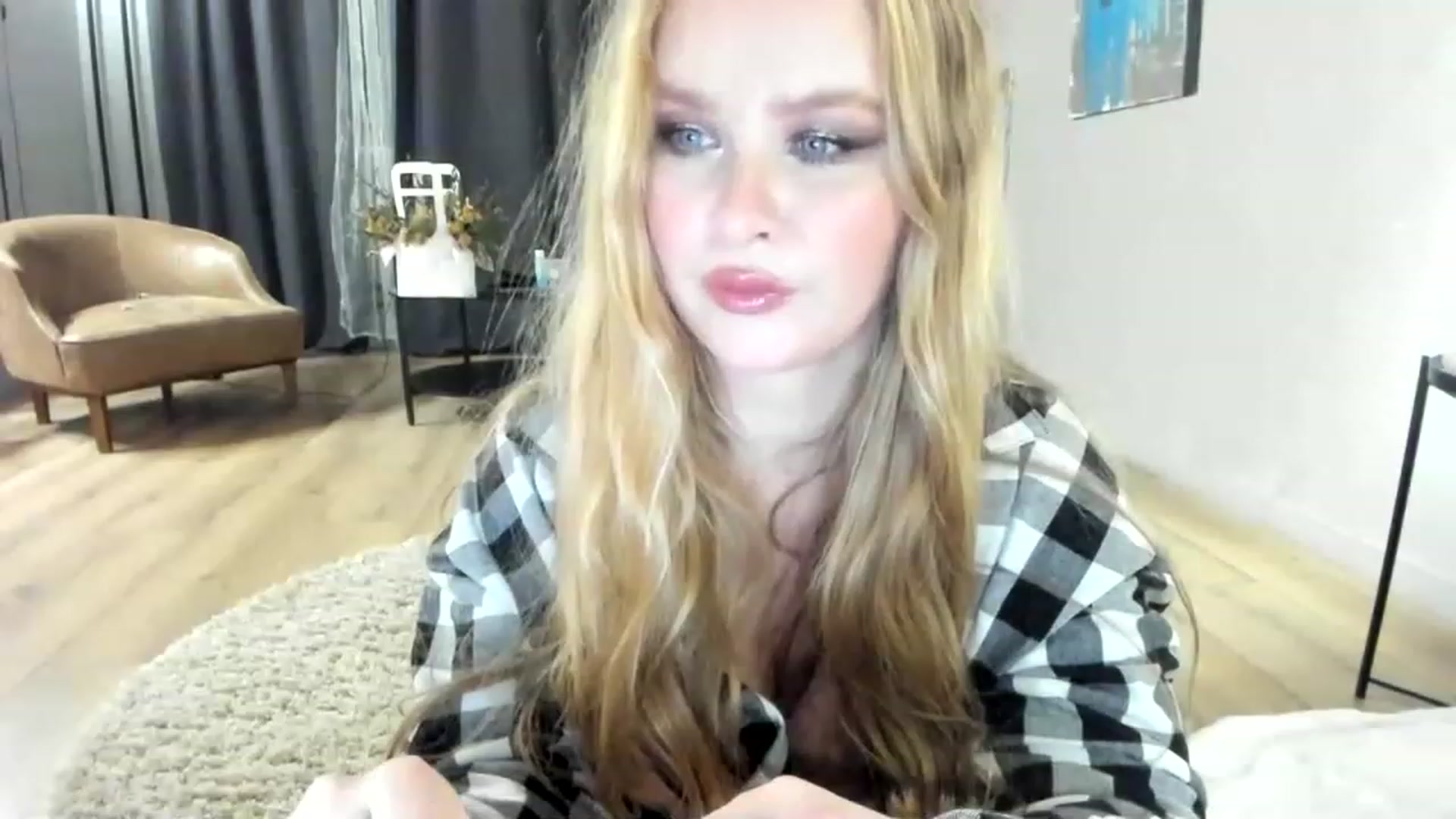 Gallery image thumbnail from F_L_E_U_R's myfreecams stream on, 02/10/2023, 20:28 image 1 of 20