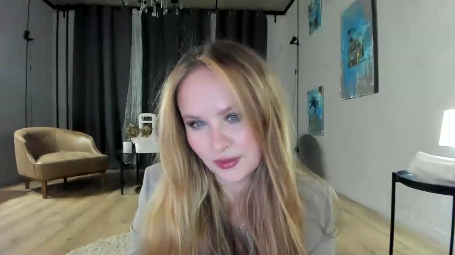 Gallery image thumbnail from F_L_E_U_R's myfreecams stream on, 02/11/2023, 22:39 image 13 of 20