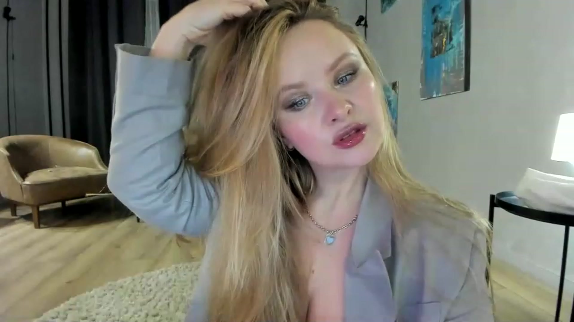 Gallery image thumbnail from F_L_E_U_R's myfreecams stream on, 02/11/2023, 22:39 image 7 of 20