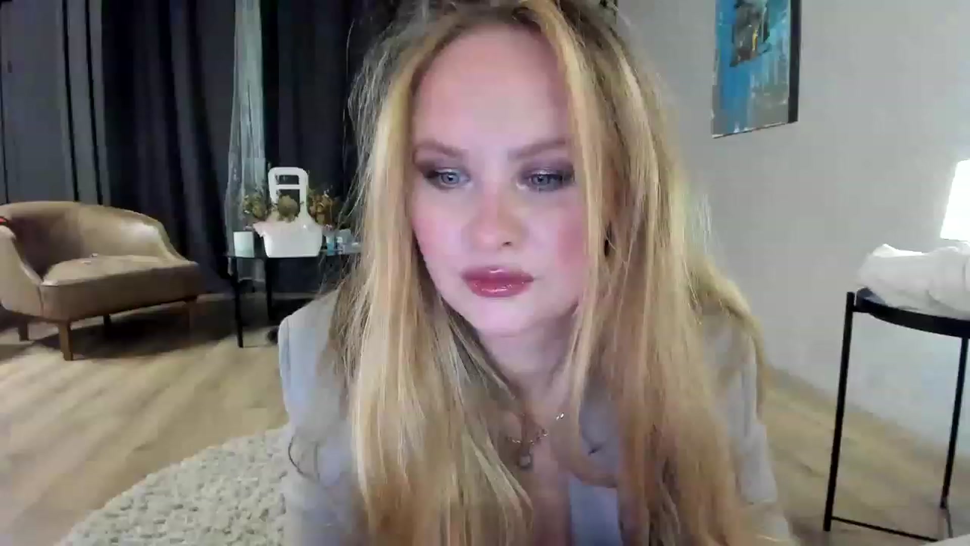 Gallery image thumbnail from F_L_E_U_R's myfreecams stream on, 02/11/2023, 22:39 image 3 of 20