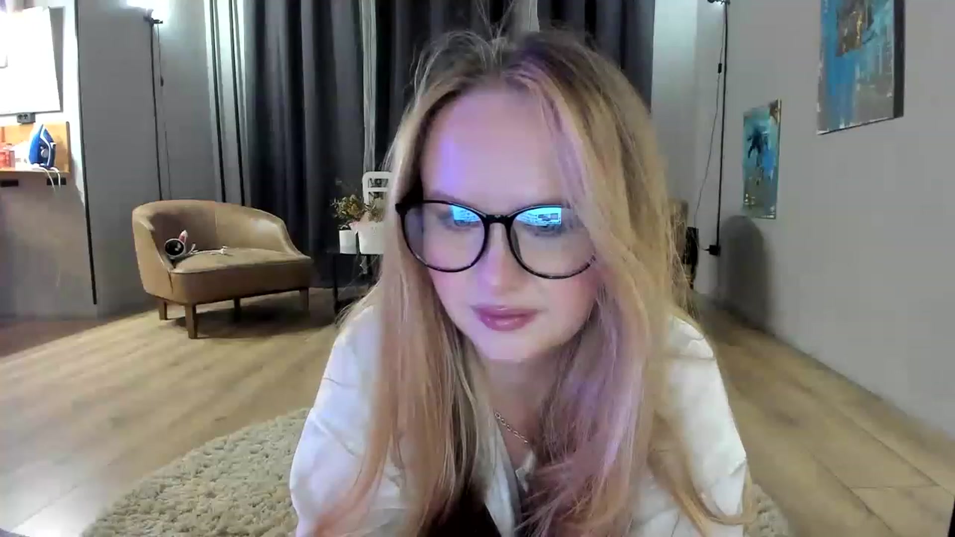 Gallery image thumbnail from F_L_E_U_R's myfreecams stream on, 02/12/2023, 21:09 image 8 of 20