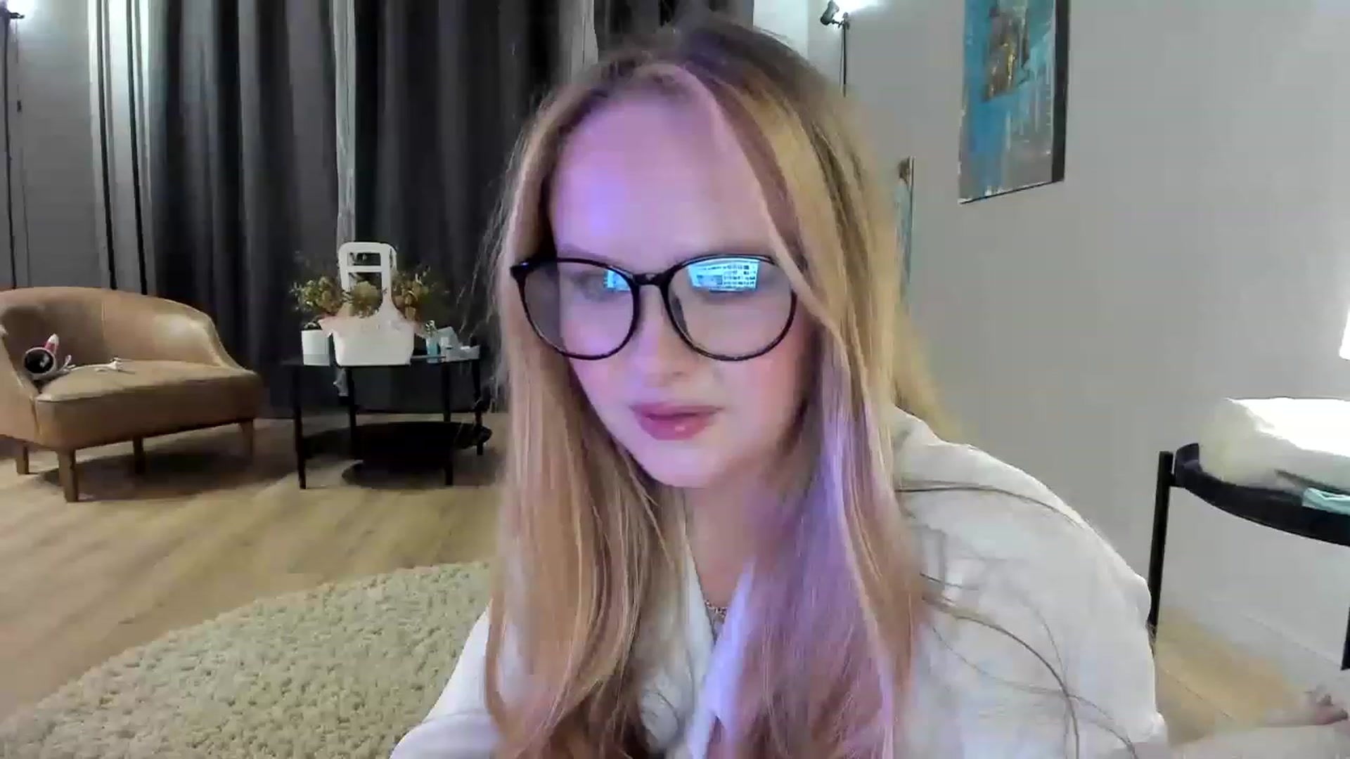 Gallery image thumbnail from F_L_E_U_R's myfreecams stream on, 02/12/2023, 21:09 image 4 of 20