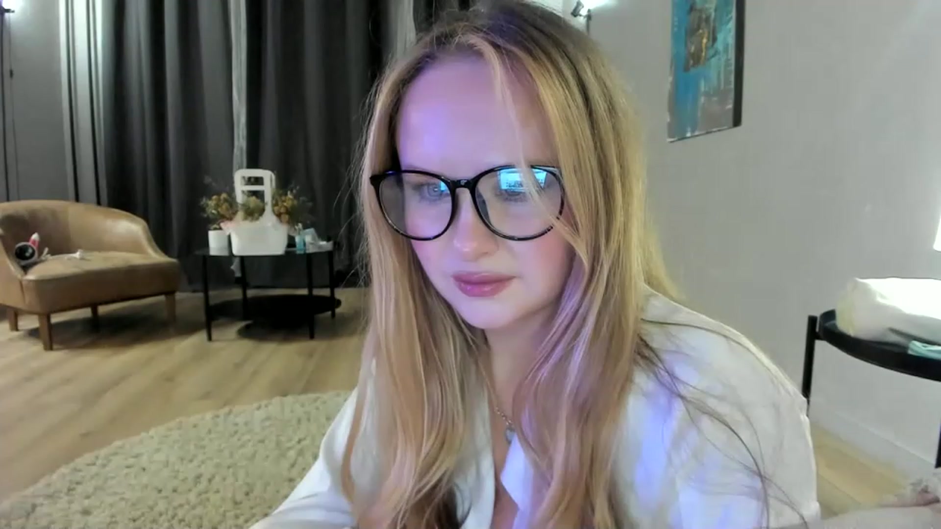 Gallery image thumbnail from F_L_E_U_R's myfreecams stream on, 02/12/2023, 21:09 image 2 of 20