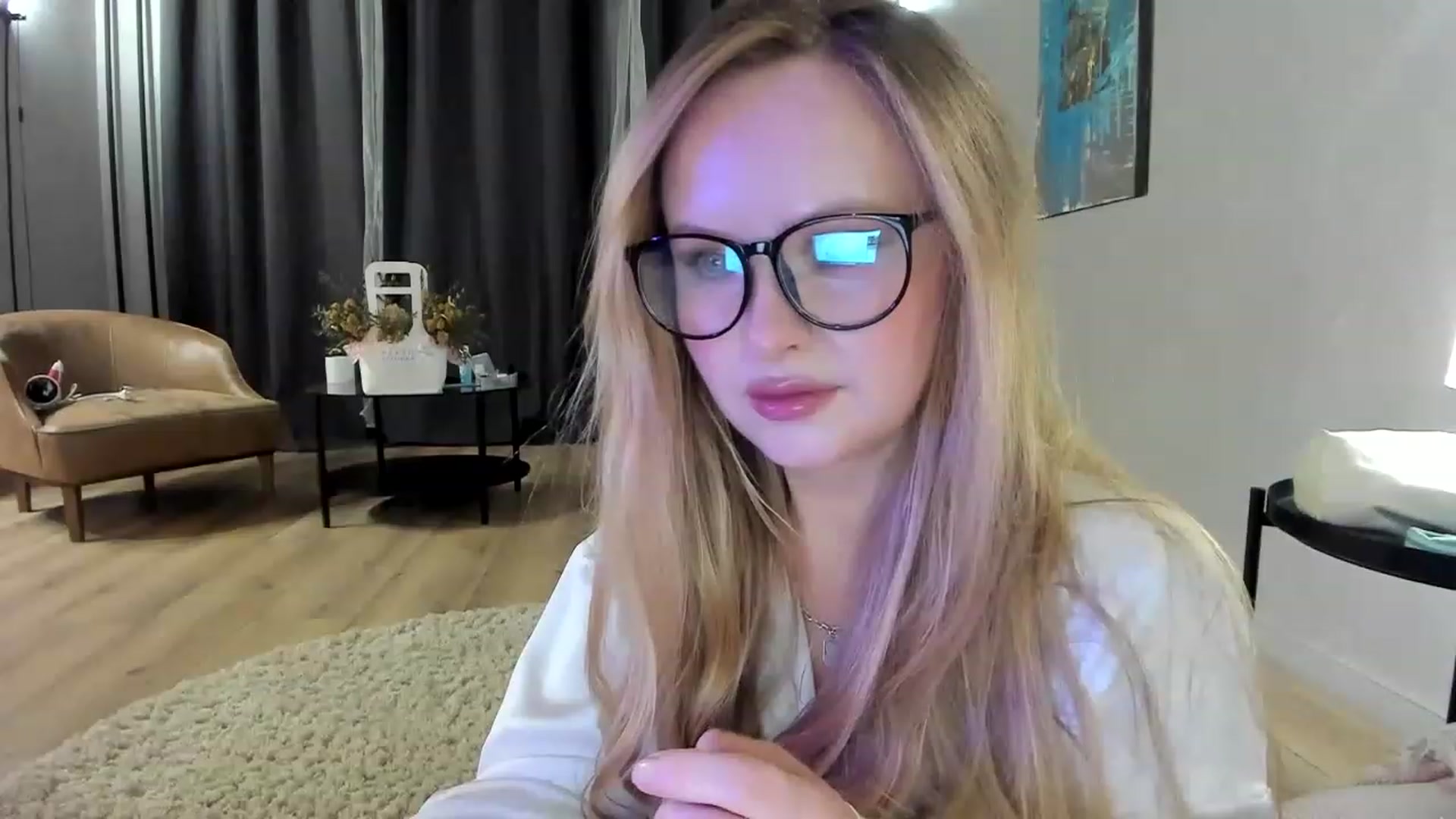 Gallery image thumbnail from F_L_E_U_R's myfreecams stream on, 02/12/2023, 21:09 image 6 of 20