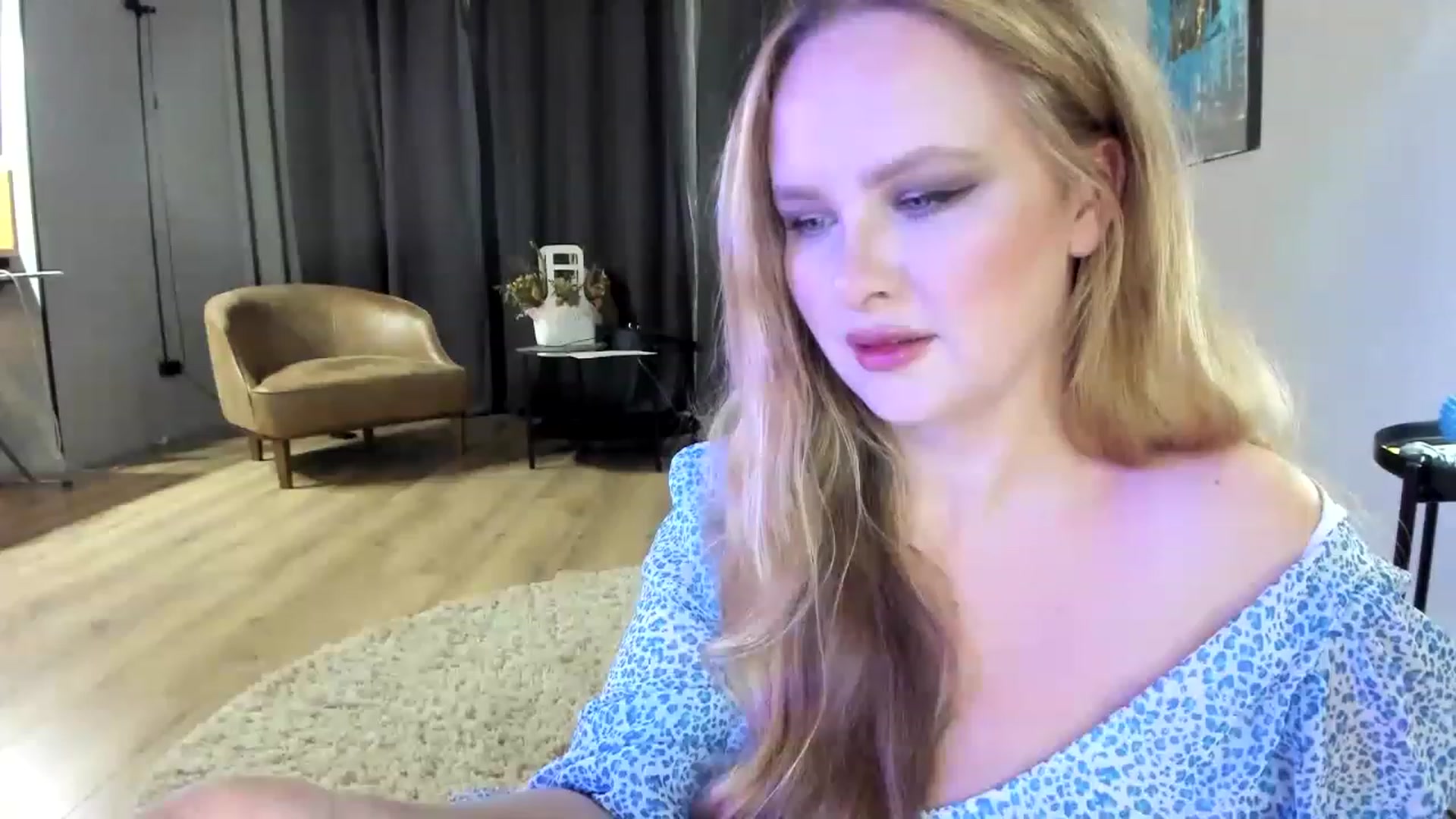 Gallery image thumbnail from F_L_E_U_R's myfreecams stream on, 02/20/2023, 21:29 image 12 of 20