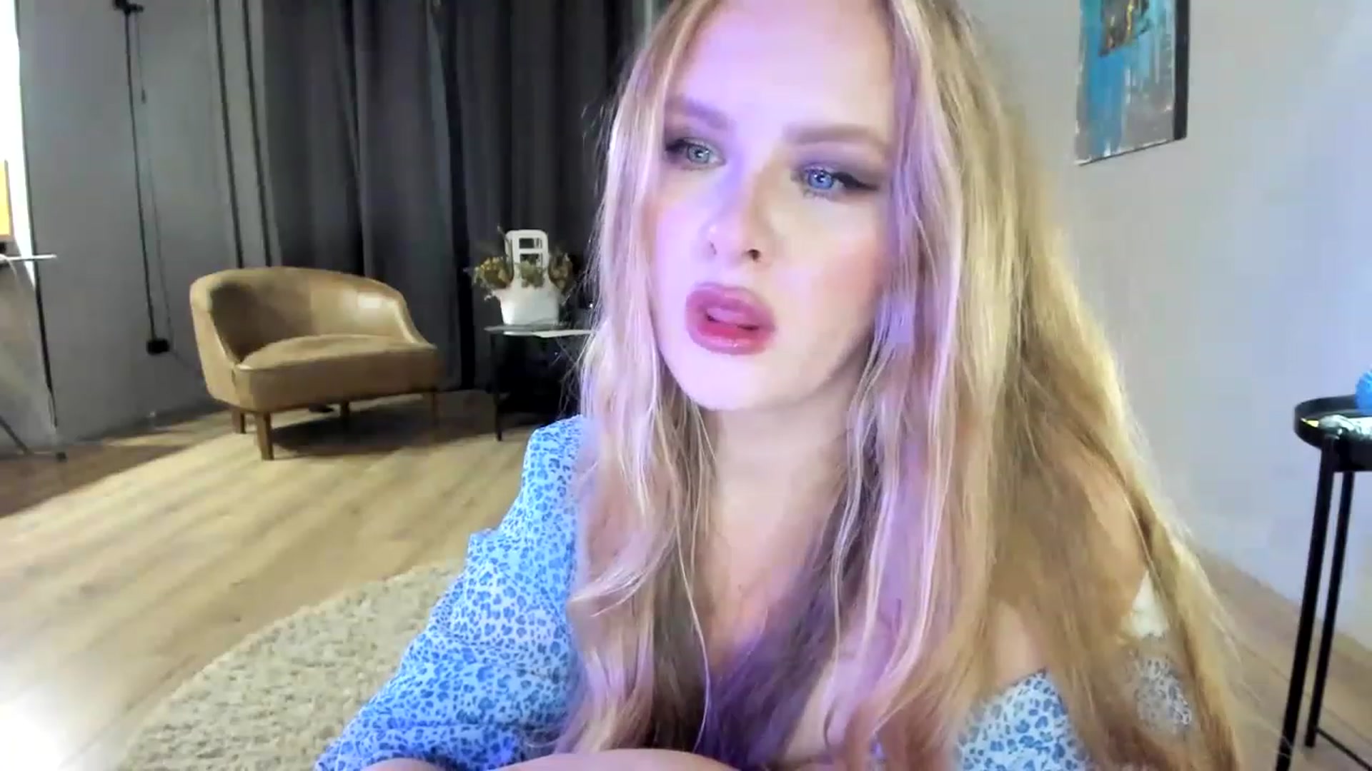 Gallery image thumbnail from F_L_E_U_R's myfreecams stream on, 02/20/2023, 21:29 image 3 of 20