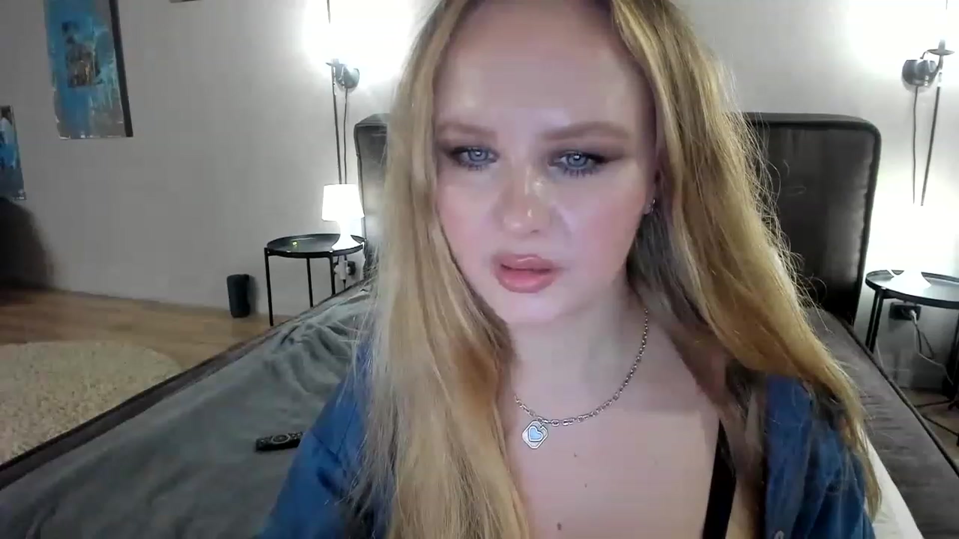 Gallery image thumbnail from F_L_E_U_R's myfreecams stream on, 03/02/2023, 23:36 image 20 of 20