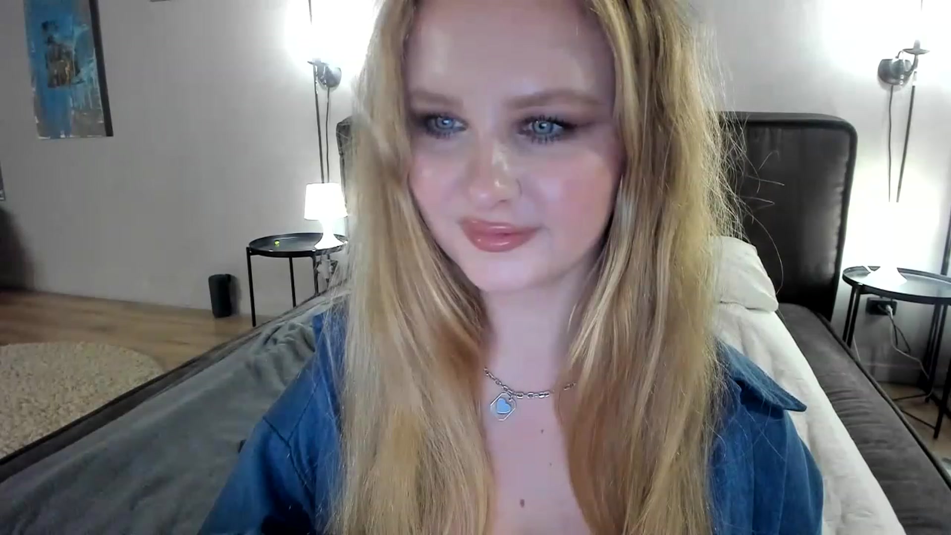 Gallery image thumbnail from F_L_E_U_R's myfreecams stream on, 03/02/2023, 23:36 image 5 of 20
