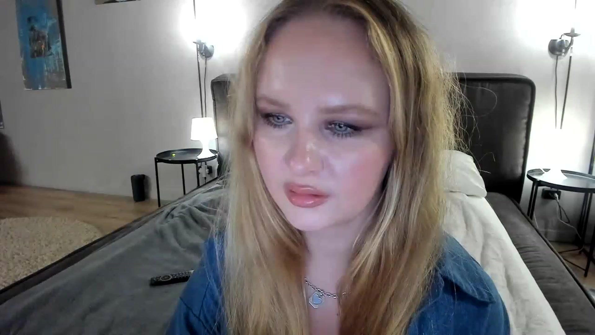 Gallery image thumbnail from F_L_E_U_R's myfreecams stream on, 03/02/2023, 23:36 image 6 of 20