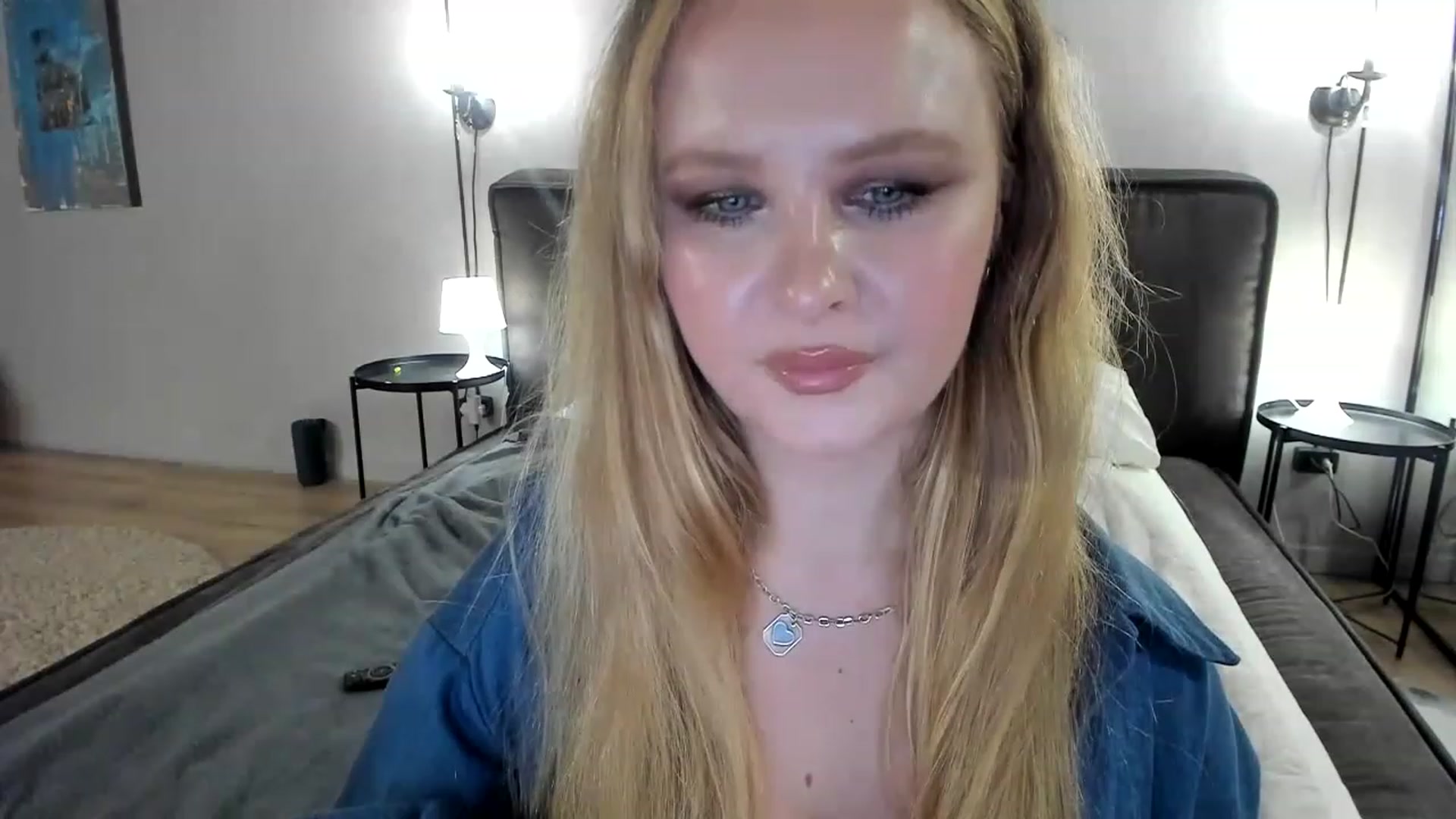 Gallery image thumbnail from F_L_E_U_R's myfreecams stream on, 03/02/2023, 23:36 image 14 of 20