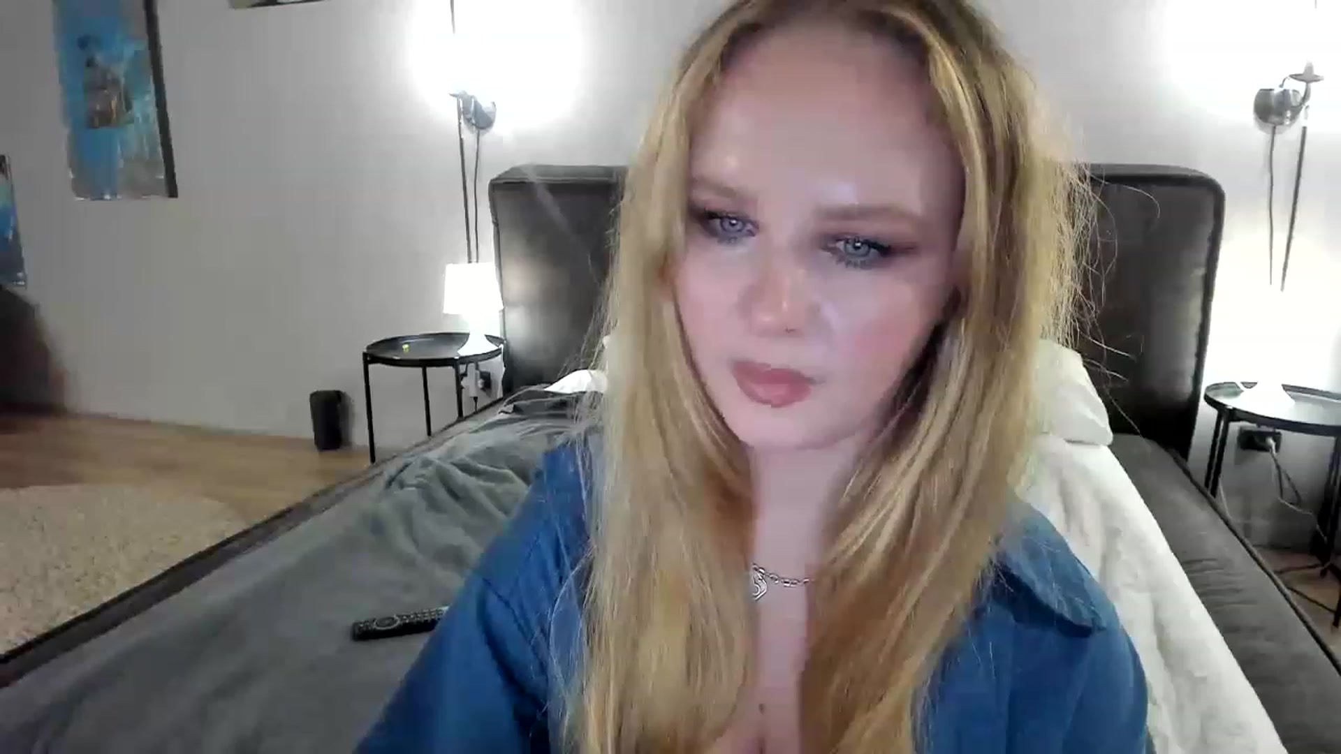 Gallery image thumbnail from F_L_E_U_R's myfreecams stream on, 03/02/2023, 23:36 image 7 of 20