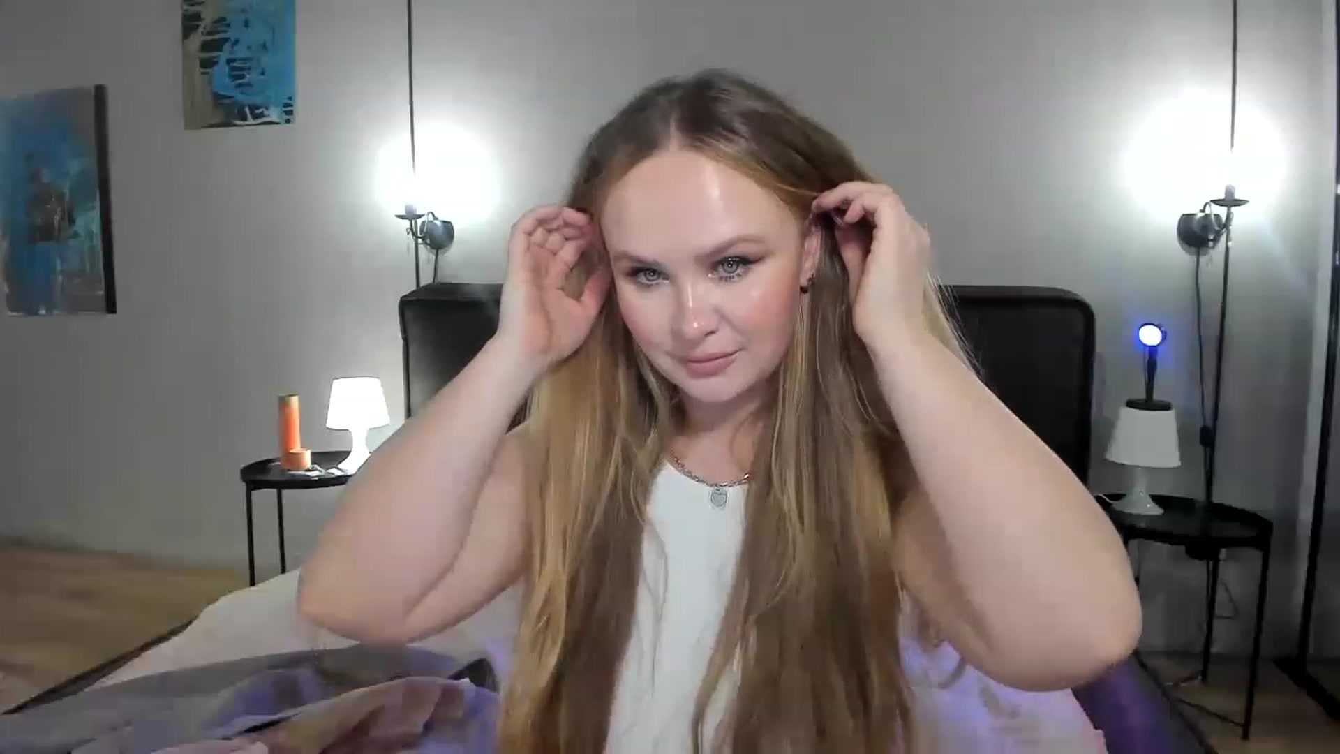 Gallery image thumbnail from F_L_E_U_R's myfreecams stream on, 03/05/2023, 20:55 image 4 of 20