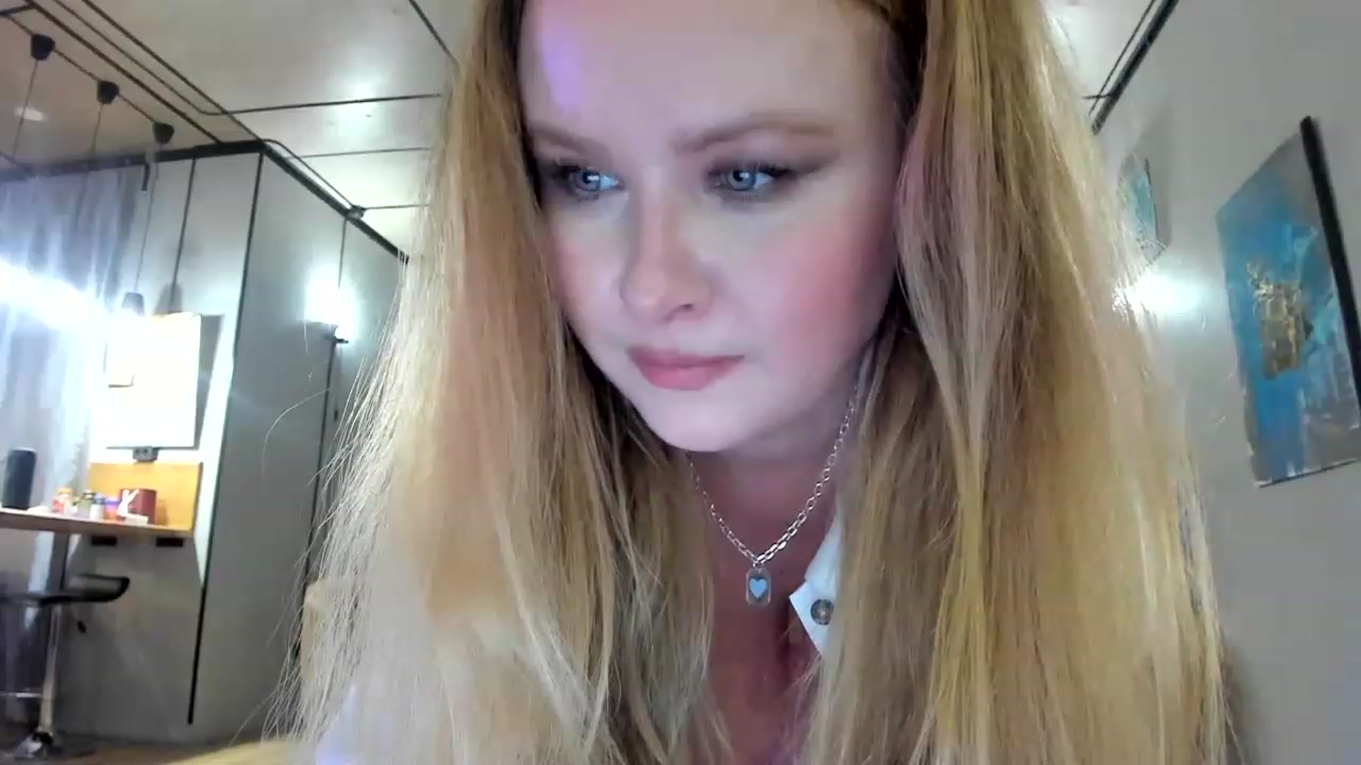 Gallery image thumbnail from F_L_E_U_R's myfreecams stream on, 03/19/2023, 21:41 image 16 of 20