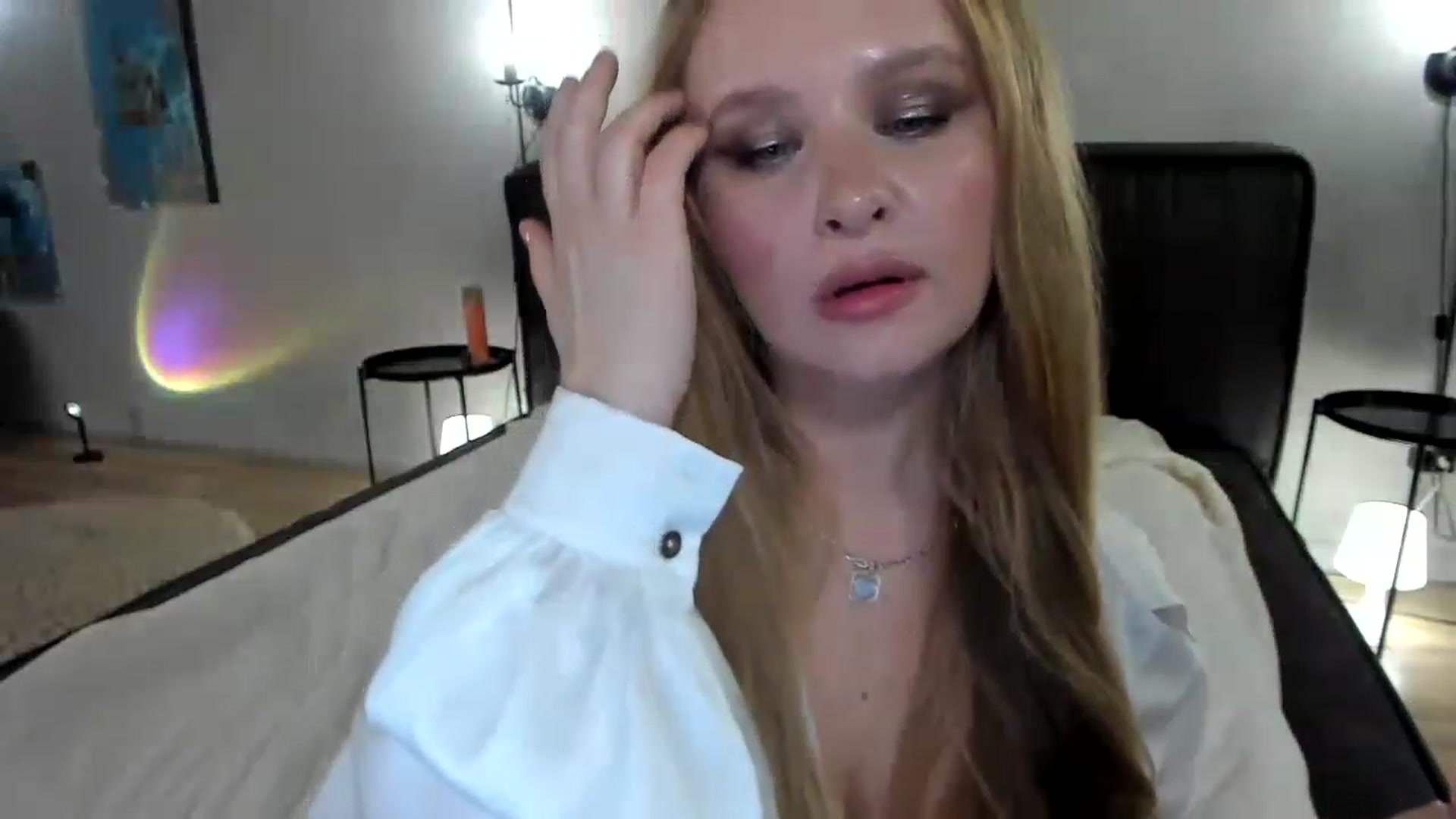 Gallery image thumbnail from F_L_E_U_R's myfreecams stream on, 04/01/2023, 24:37 image 10 of 20