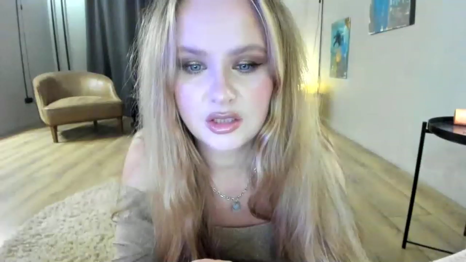 Gallery image thumbnail from F_L_E_U_R's myfreecams stream on, 05/01/2023, 22:11 image 11 of 20