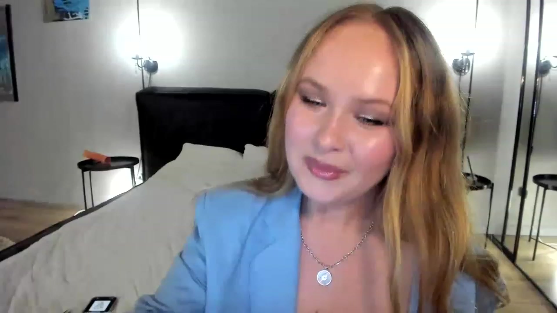 Gallery image thumbnail from F_L_E_U_R's myfreecams stream on, 05/31/2023, 21:03 image 14 of 20