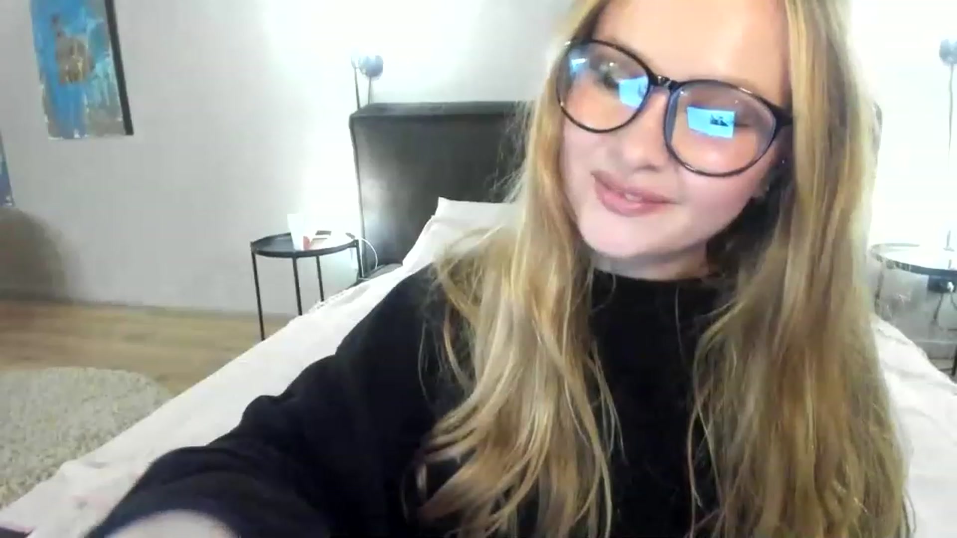Gallery image thumbnail from F_L_E_U_R's myfreecams stream on, 06/03/2023, 21:10 image 13 of 20