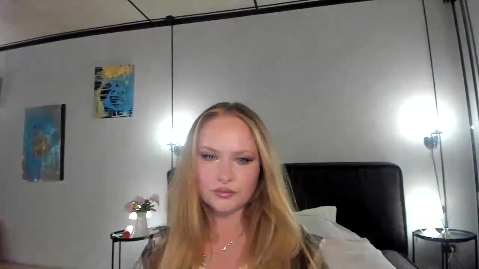 Gallery image thumbnail from F_L_E_U_R's myfreecams stream on, 06/11/2023, 21:23 image 9 of 20