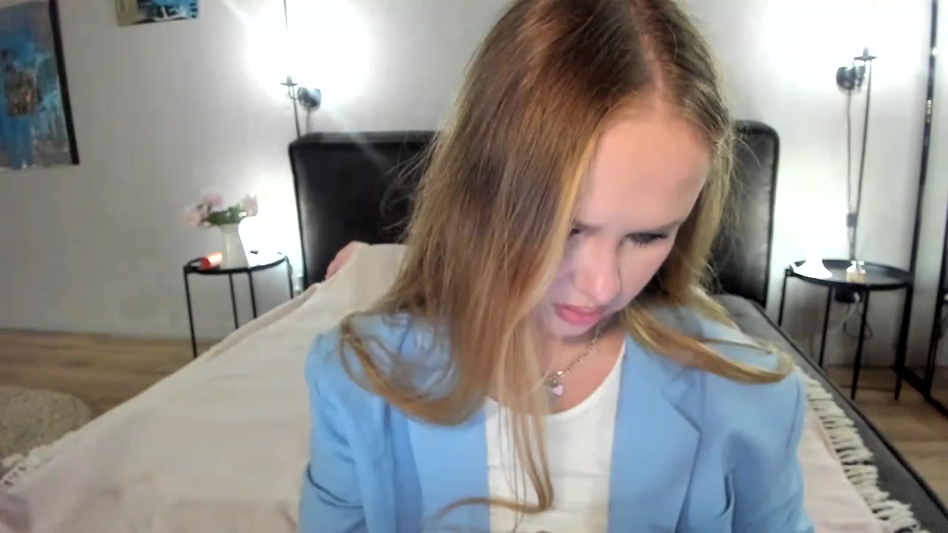 Gallery image thumbnail from F_L_E_U_R's myfreecams stream on, 06/14/2023, 22:57 image 9 of 20